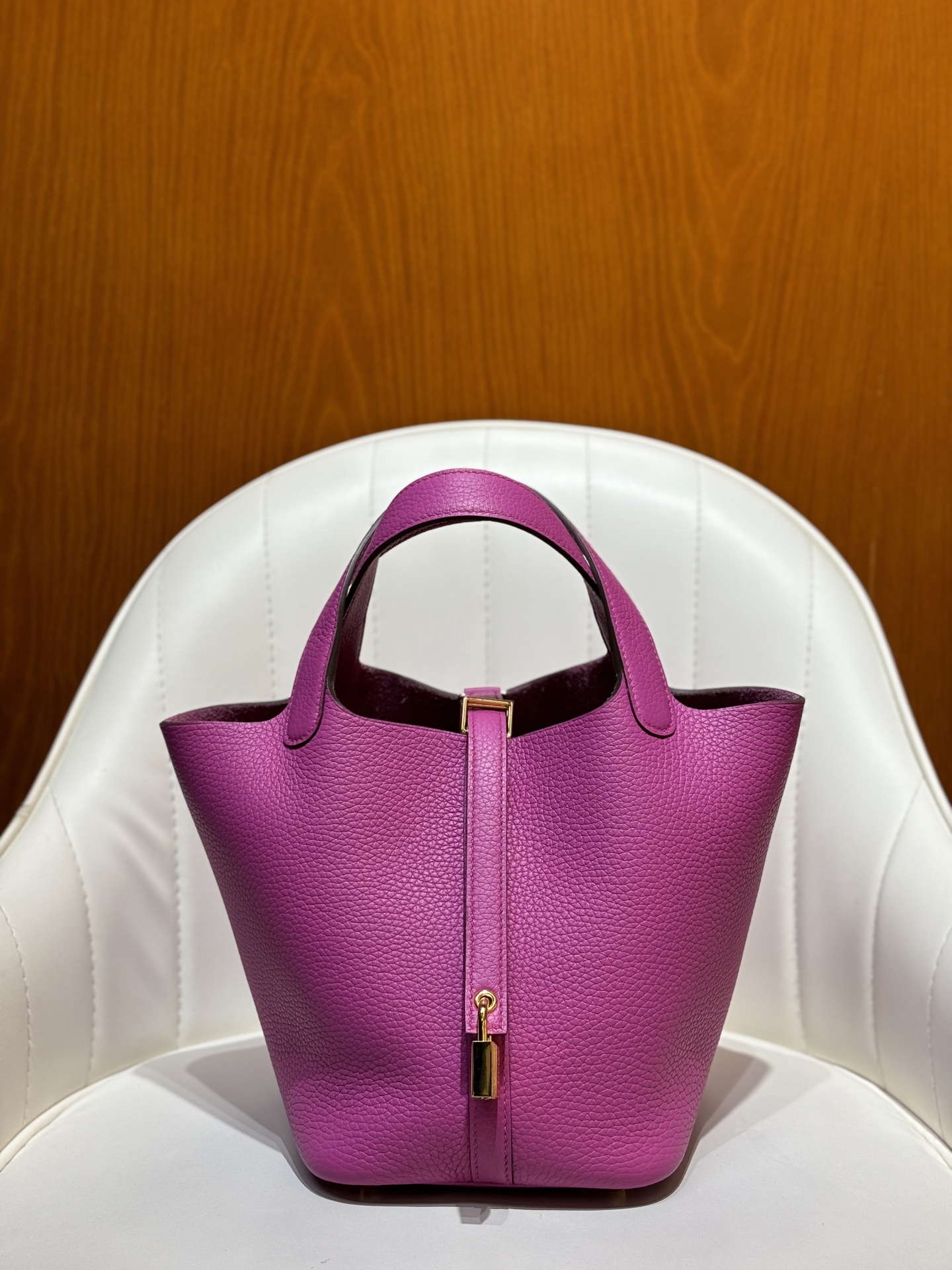 NO:699820,Magnolia powder/gold buckle 18CM vegetable basket fully handmade silver buckle in stock TC leather fully handmade full wax thread sewing real shot details, Hermes, hermes, Hermes,19860909玉兰粉/金扣 18CM 菜篮子全手工银扣现货TC皮质全手工全蜡线缝制实拍细节图,爱马仕,hermes,Hermes,,Bag