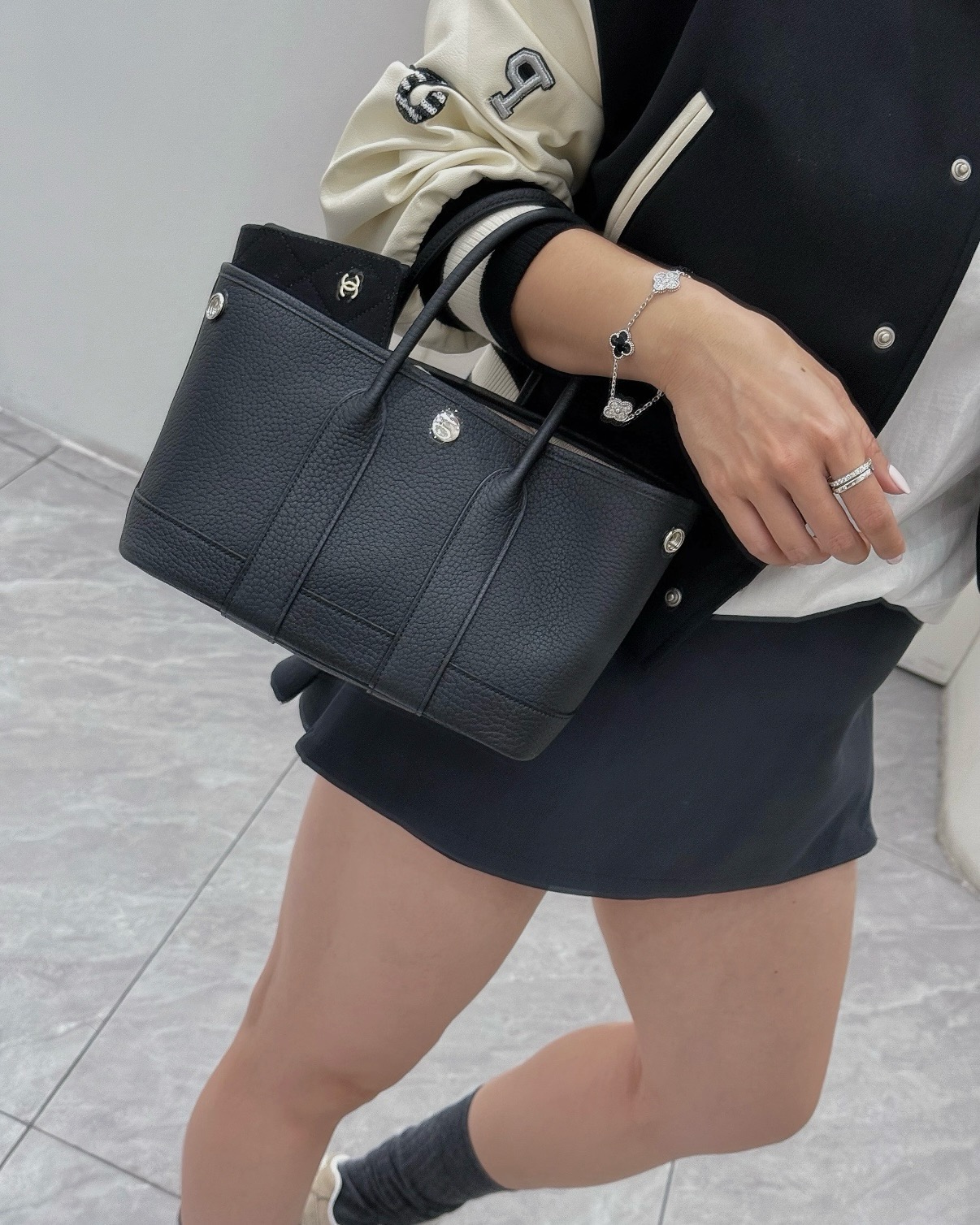 Hermès Share beautiful pictures. Tai is so beautiful.