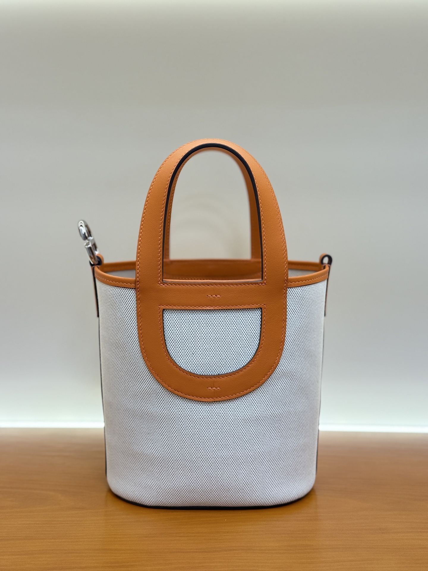 NO:699143,Exclusive latest model In the loo pig nose bucket plain patchwork canvas semi-manual wax thread production, Hermes, hermes, Hermes,19860909独家最新款 In the loo 猪鼻子水桶 平纹拼帆布 半手工蜡线制作,爱马仕,hermes,Hermes,,Bag