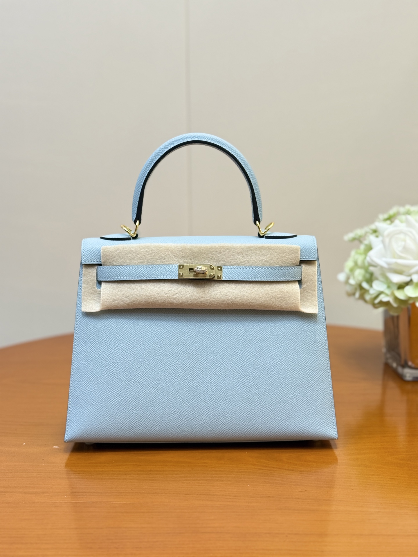 NO:700596,Kelly Esom 25cm palm print, whole hand haze blue, gold and silver buckle in stock, real shot details, Hermes, hermes, Hermes,19860909Kelly Esom 25cm 手掌纹 全手雾霾蓝 金银扣现货 实拍细节图,爱马仕,hermes,Hermes,,Bag