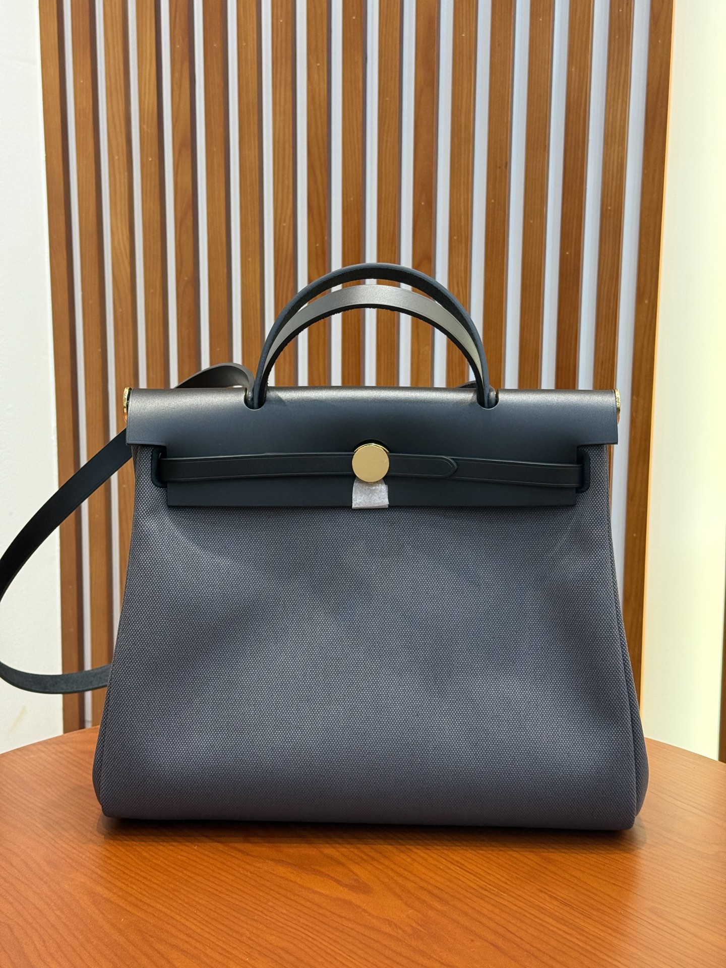 NO:811797,The slate gray Herbag 31cm is very light, has a large capacity, is of high quality, and is in stock in large quantities!  !  !  ,Hermes,hermes,Hermes,19860909石板灰 Herbag 31cm 包身很轻,容量大 ,高品质 ,大量现货！！！,爱马仕,hermes,Hermes,,Bag