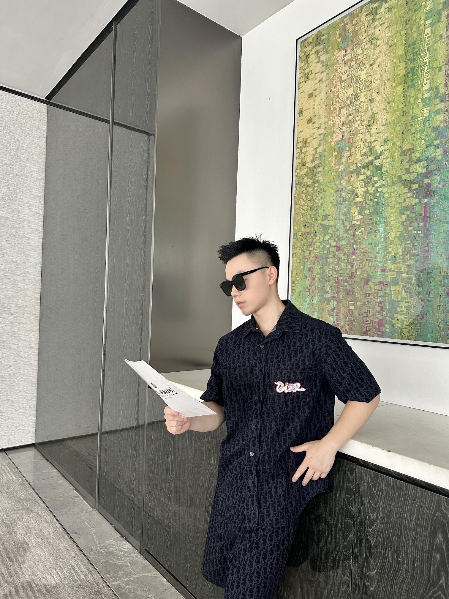 DIOR/迪奥 蛇年限定牛仔衬衫短袖 上身效果#