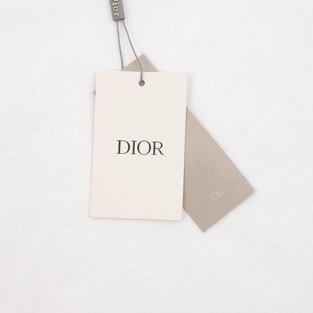 💰105
DIOR/迪奥 拼接标识印花短袖T恤
size：S-L
