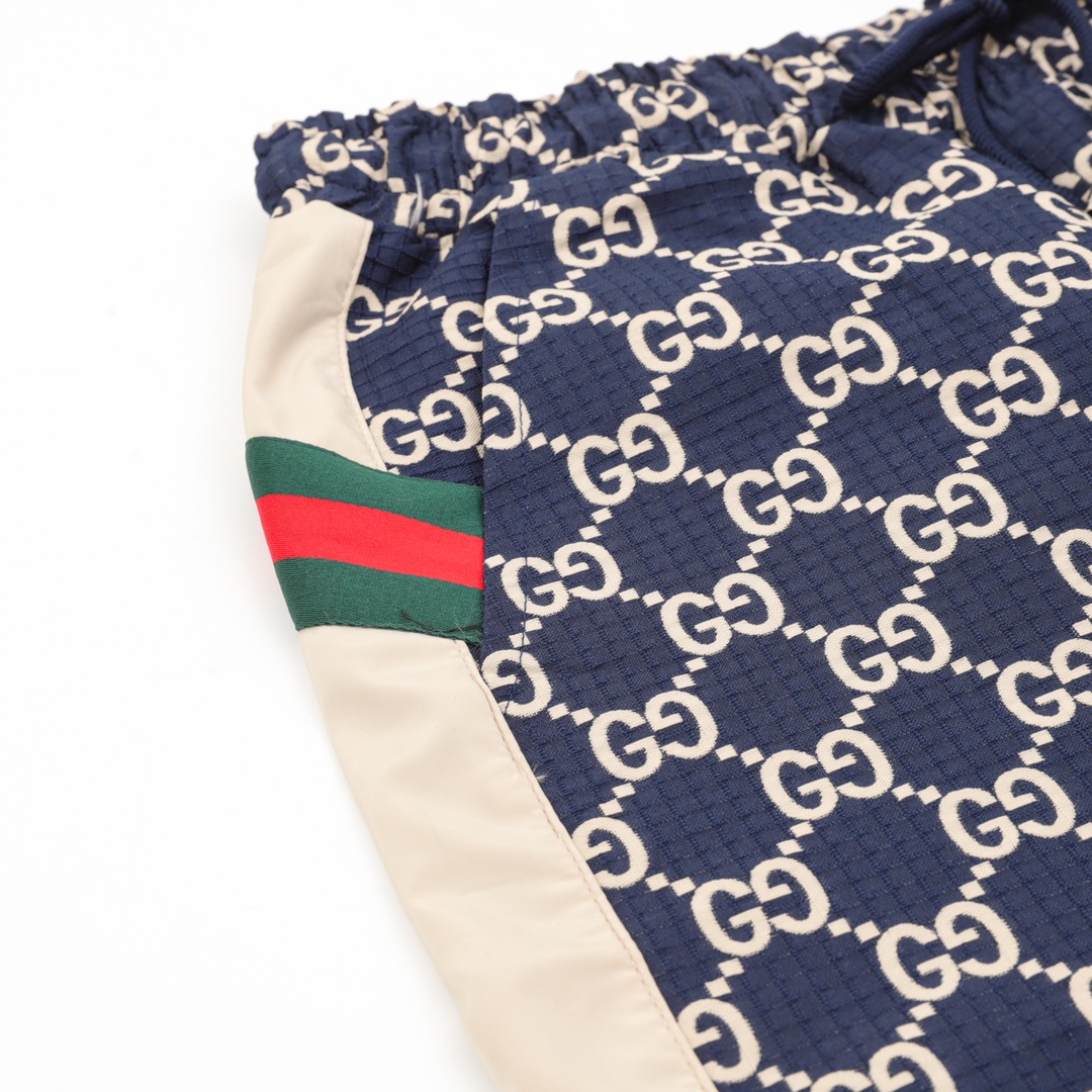 💰140
GUCCI/古驰 蓝色双GG提抽绳松紧腰短裤
Size：XS-L