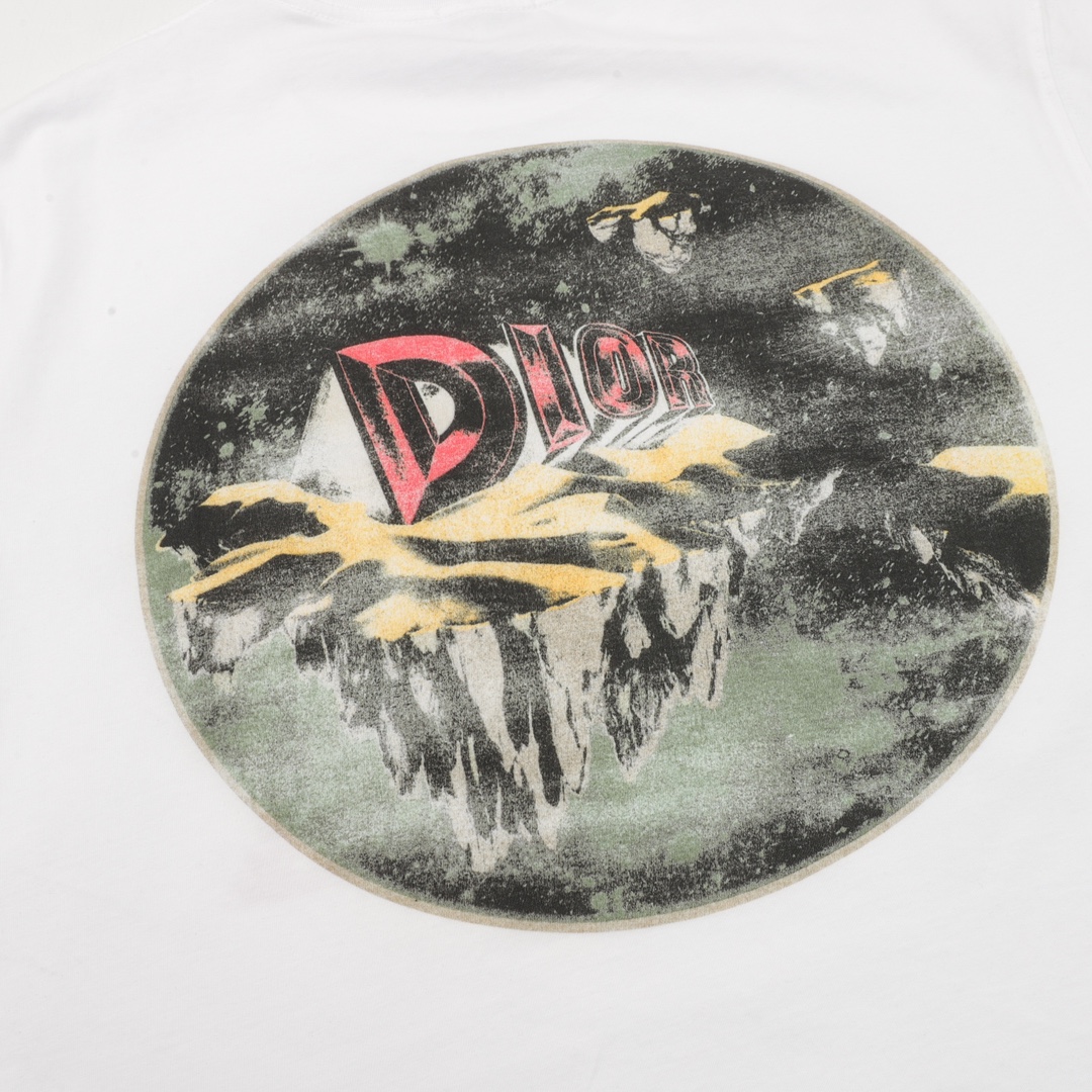 💰100
DIOR/迪奥 沙漠宇宙印花短袖T恤
size：XS-L
