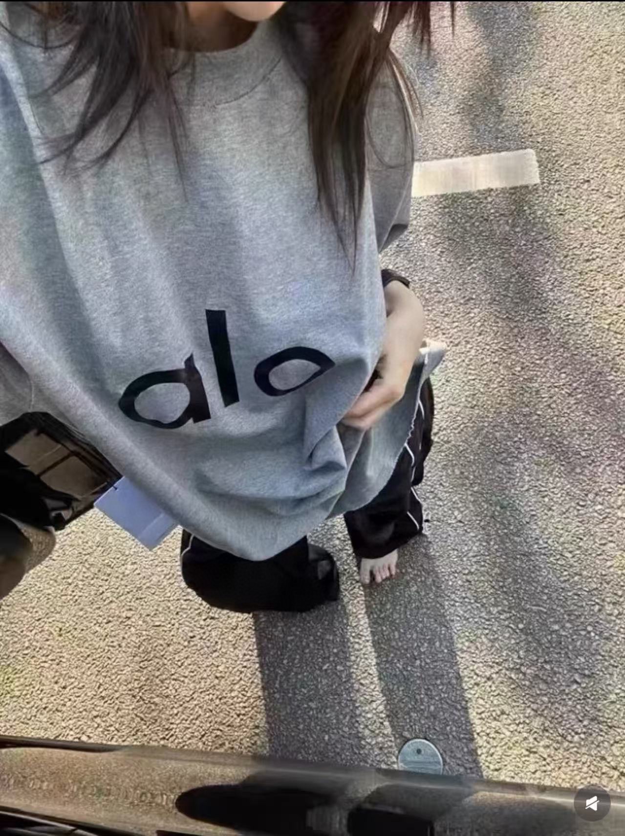 ALO 25年新款春夏圆领破边宽泡印花T恤 上身效果#