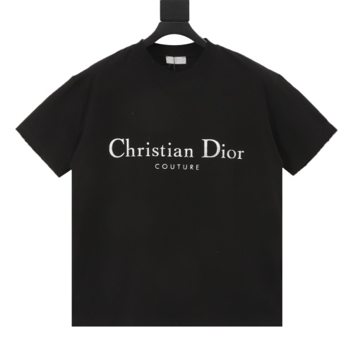 Dior Gradient Letter Round Neck Short Sleeve T-Shirt, Unisex, Soft Fabric 1 Dior Gradient Letter Round Neck Short Sleeve T-Shirt, Unisex, Soft Fabric