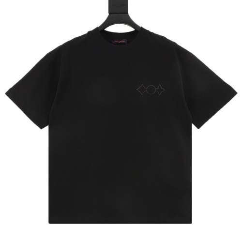Louis Vuitton 25SS Appliqued Logo Tee - Comfortable Cotton, Stylish Design 1 Louis Vuitton 25SS Appliqued Logo Tee - Comfortable Cotton, Stylish Design