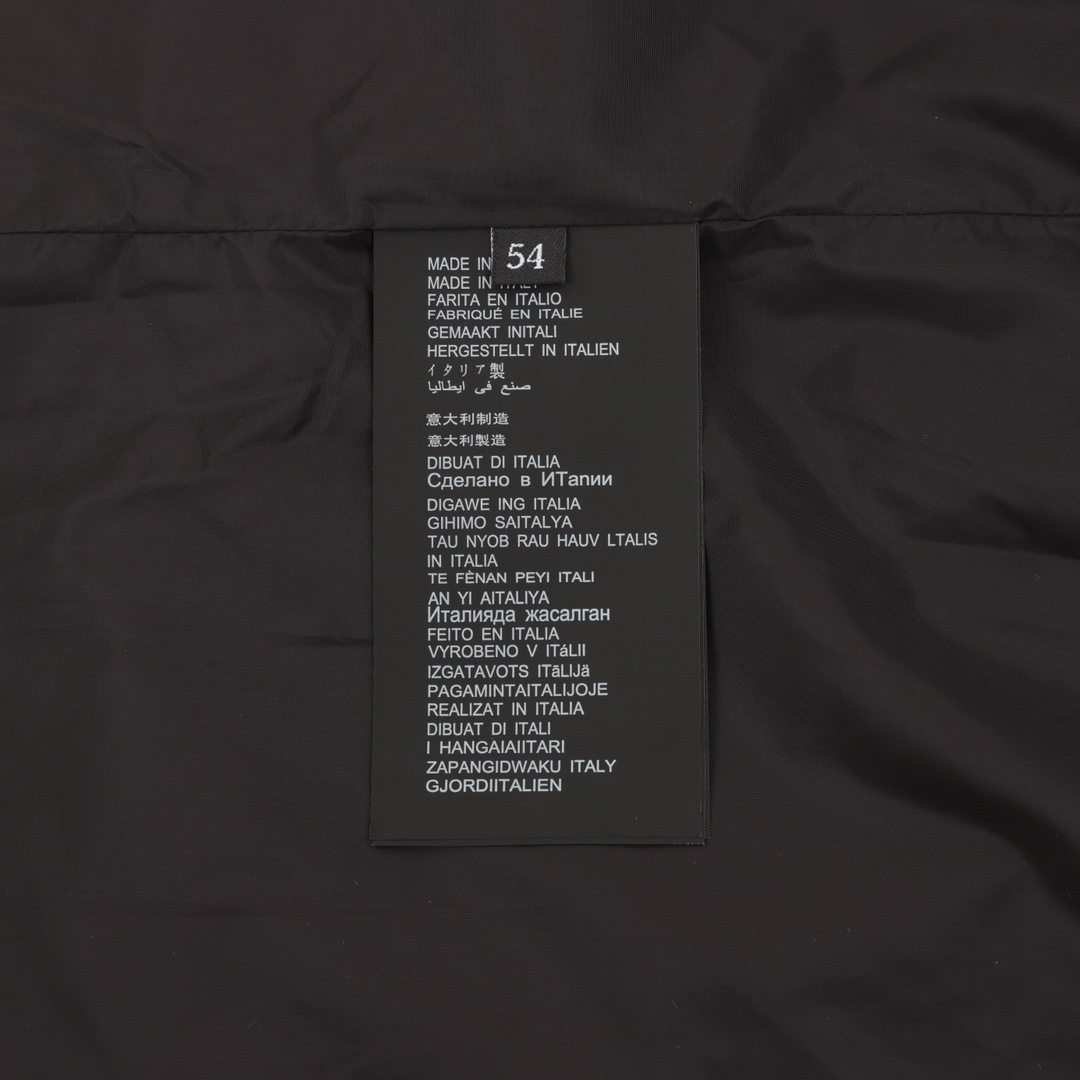 Prada/普拉达 早秋外套秋冬新款再生尼龙男士立领夹克 海军蓝色调很高级