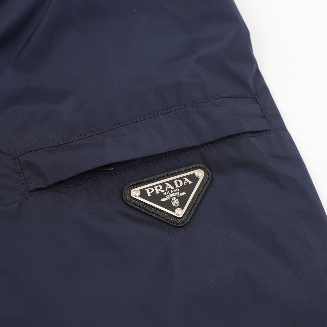 Prada/普拉达 早秋外套秋冬新款再生尼龙男士立领夹克 海军蓝色调很高级