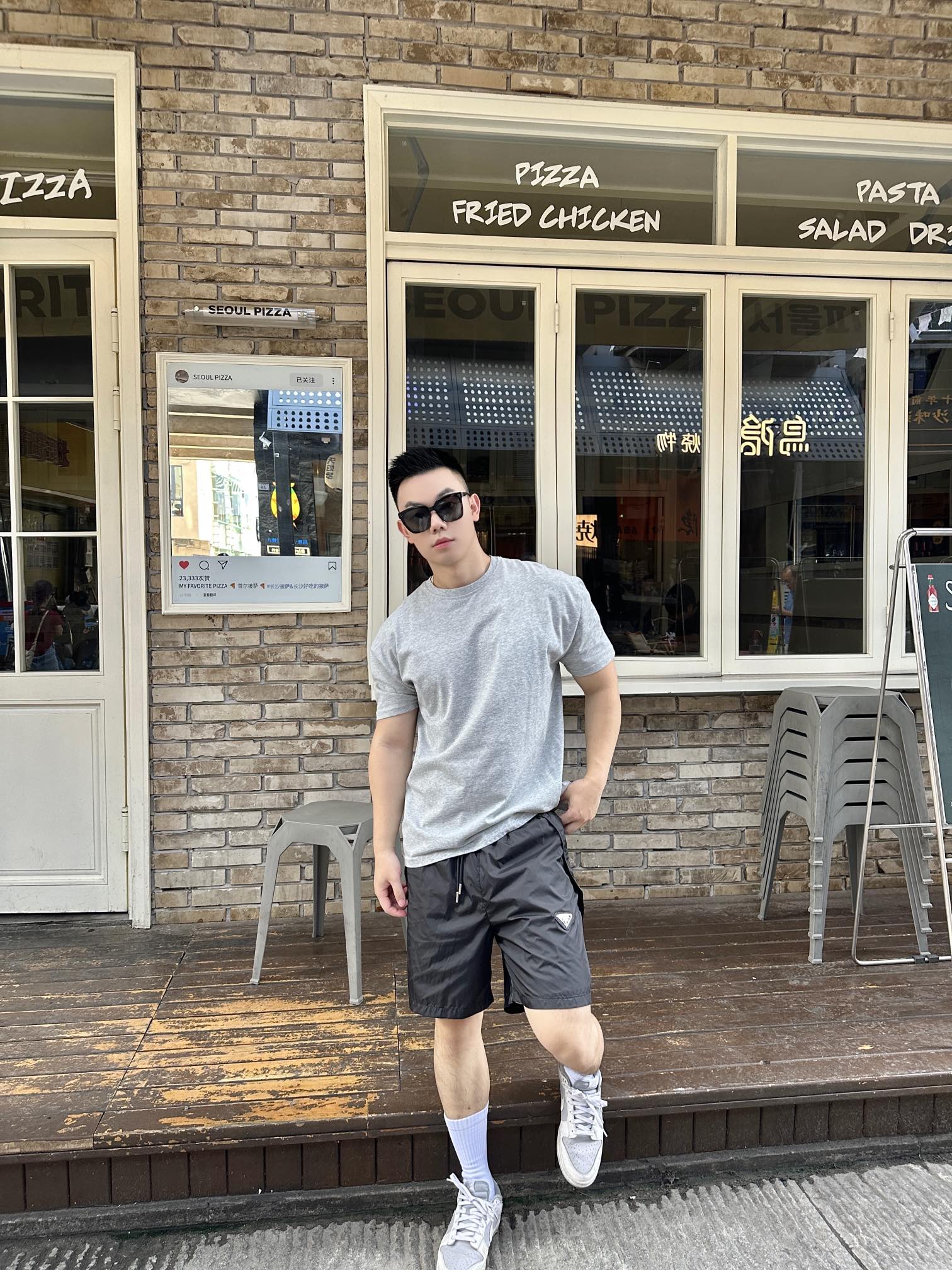 Prada /普拉达 经典口袋三角徽标沙滩短裤 上身效果#