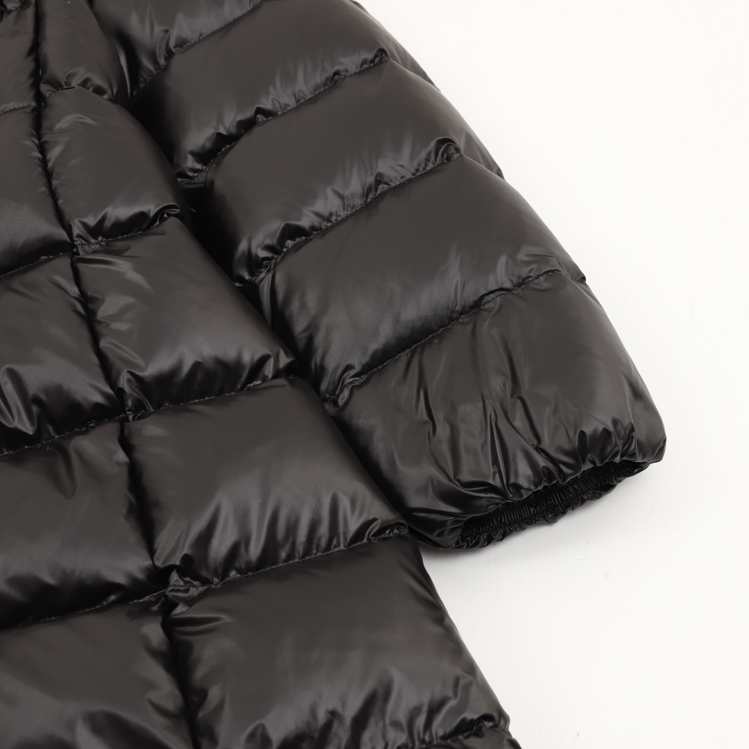 Moncler/蒙口 Baby娃娃款女士中长款连帽羽绒服90绒娃娃款