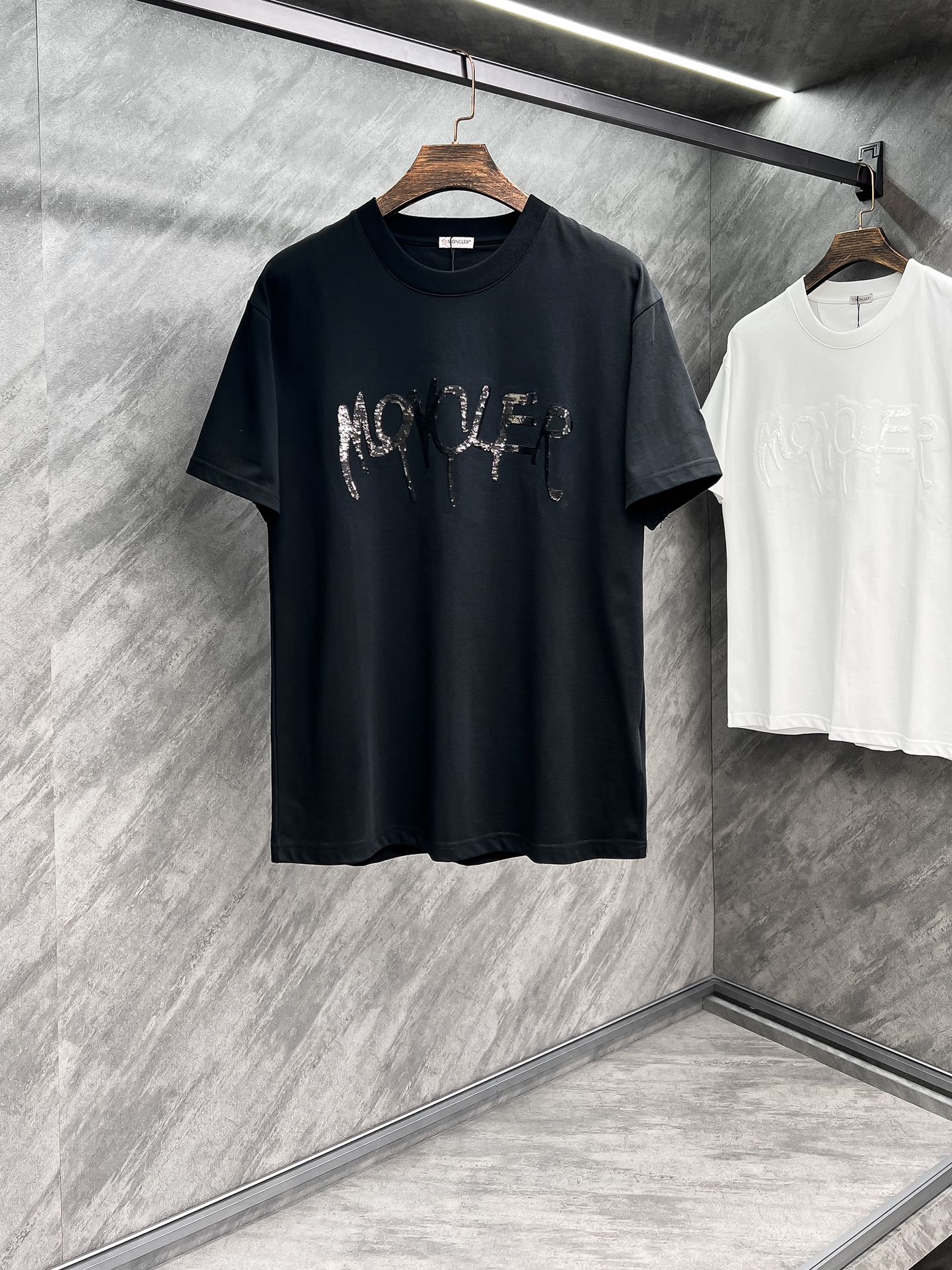 Fendi Odzież T-Shirt Czarny Biały Łączenie Unisex Bawełna dzianina Dzianiny Kolekcja wiosenno-letnia Fashion Krótki rękaw