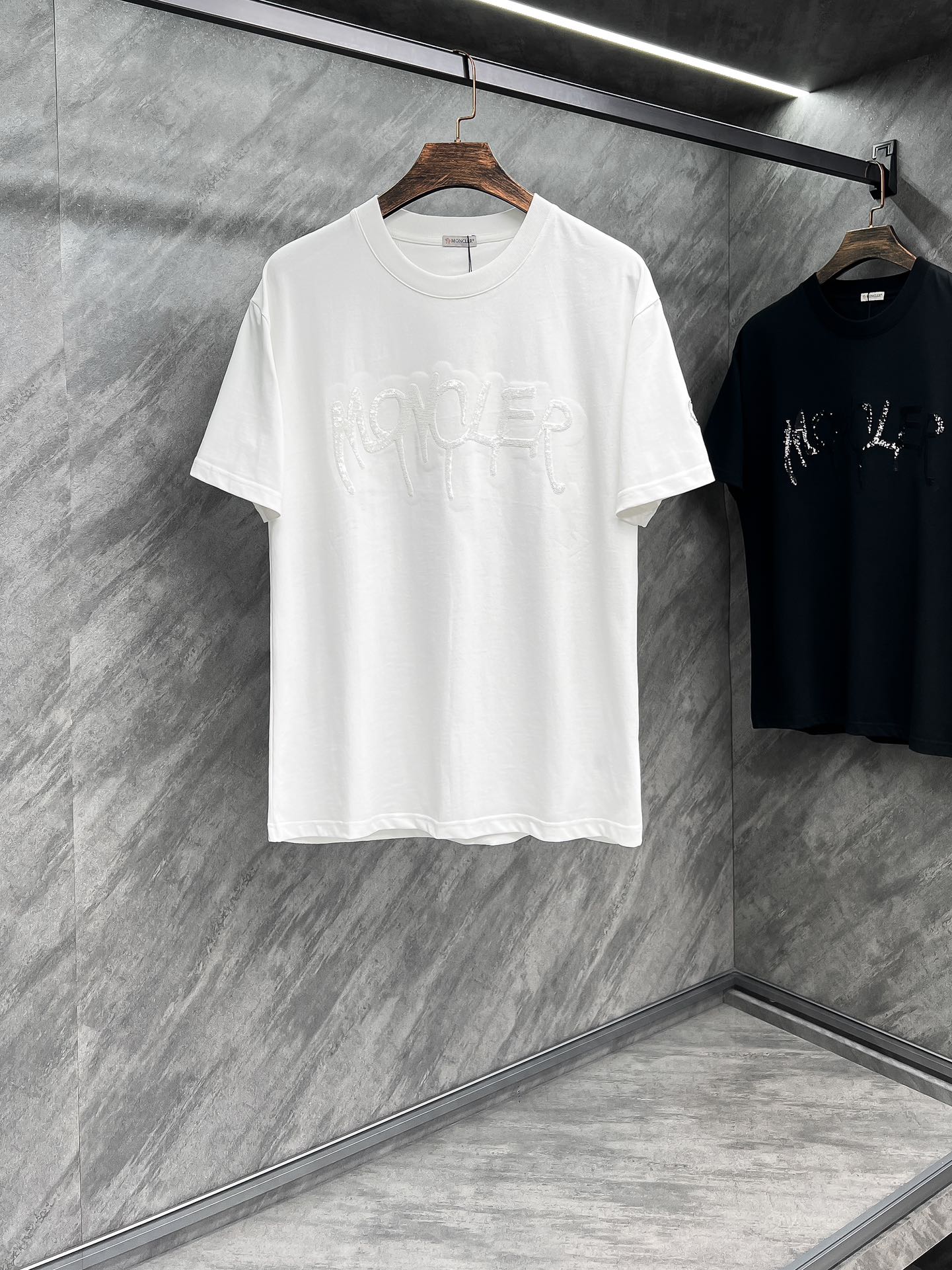 Fendi Odzież T-Shirt Tani hurt
 Czarny Biały Łączenie Unisex Bawełna dzianina Dzianiny Kolekcja wiosenno-letnia Fashion Krótki rękaw