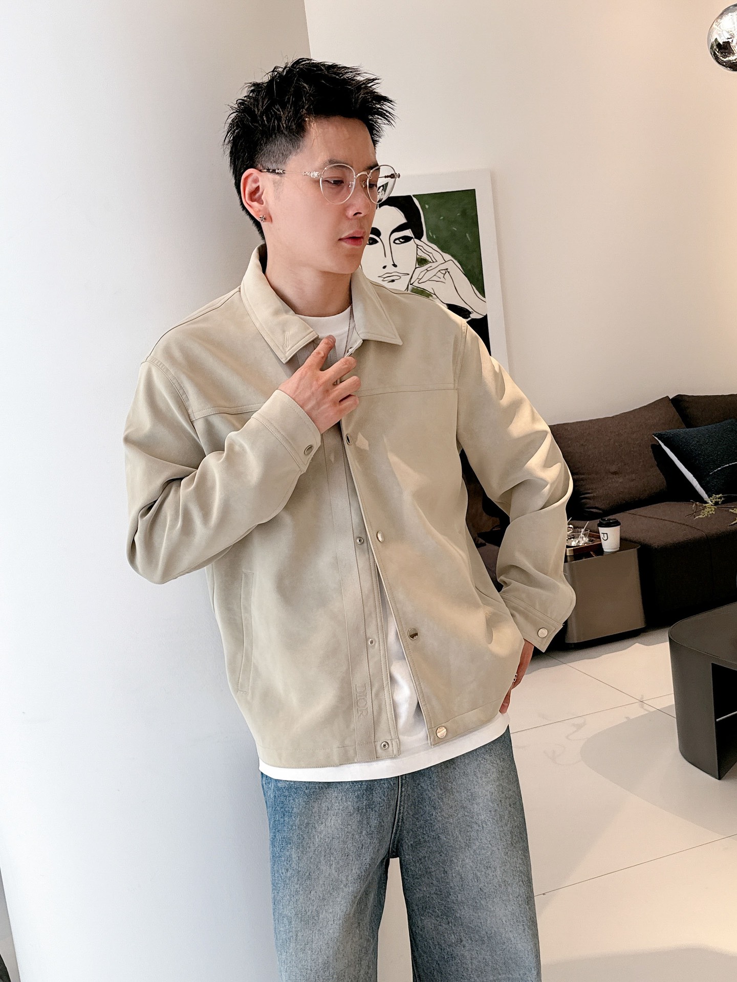 模特图 高版本秒杀市场一切版本 25SS新款CD字母压纹图案麂皮绒夹克，男士高端都市风尚翻领外套。私密性