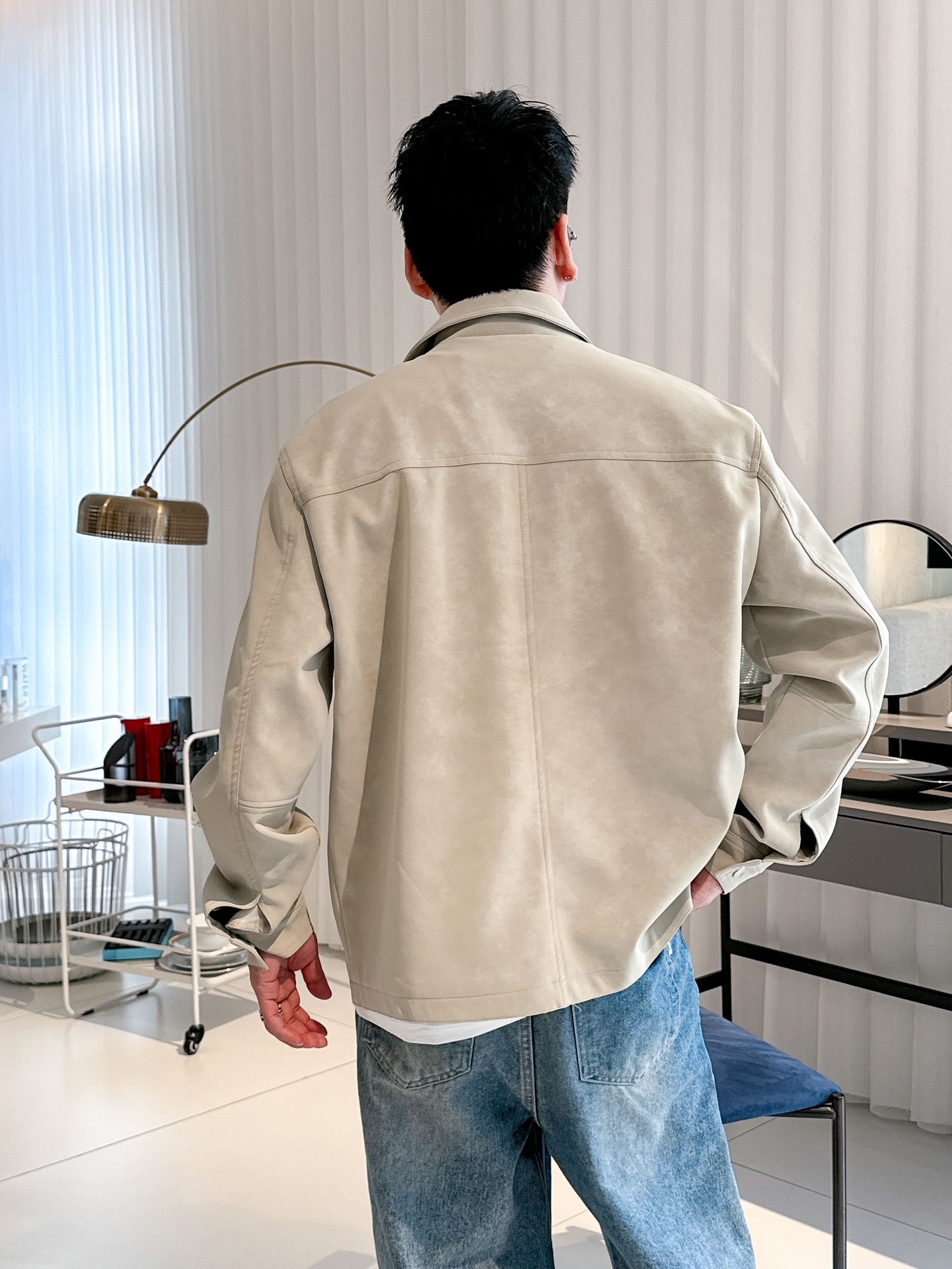 模特图 高版本秒杀市场一切版本 25SS新款CD字母压纹图案麂皮绒夹克，男士高端都市风尚翻领外套。私密性