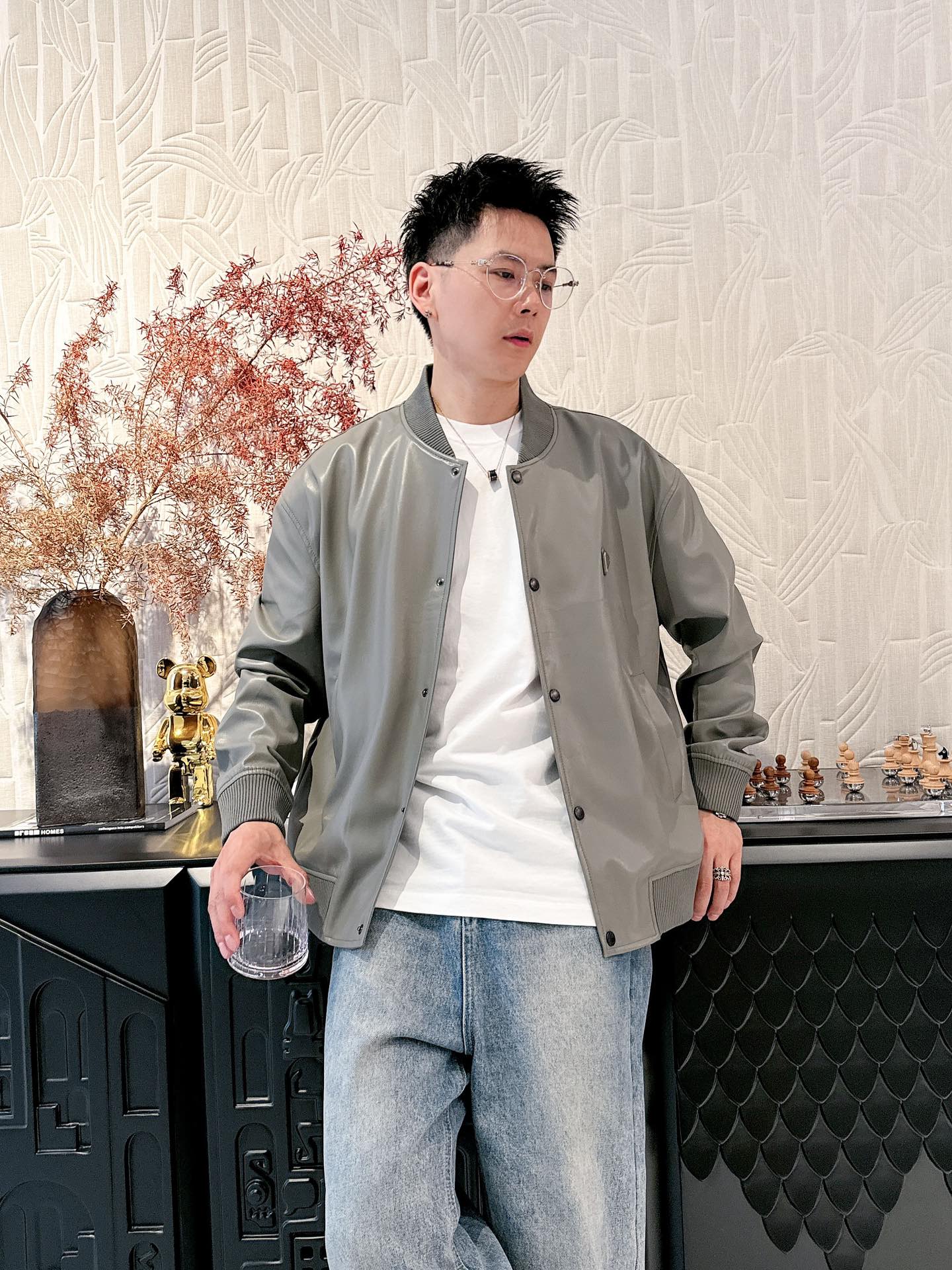 模样图 PRA经典休闲棒球皮夹克，胸口品牌△三角铁标彰显品牌价值感，经典款非常低调又显贵气！版型不挑人不