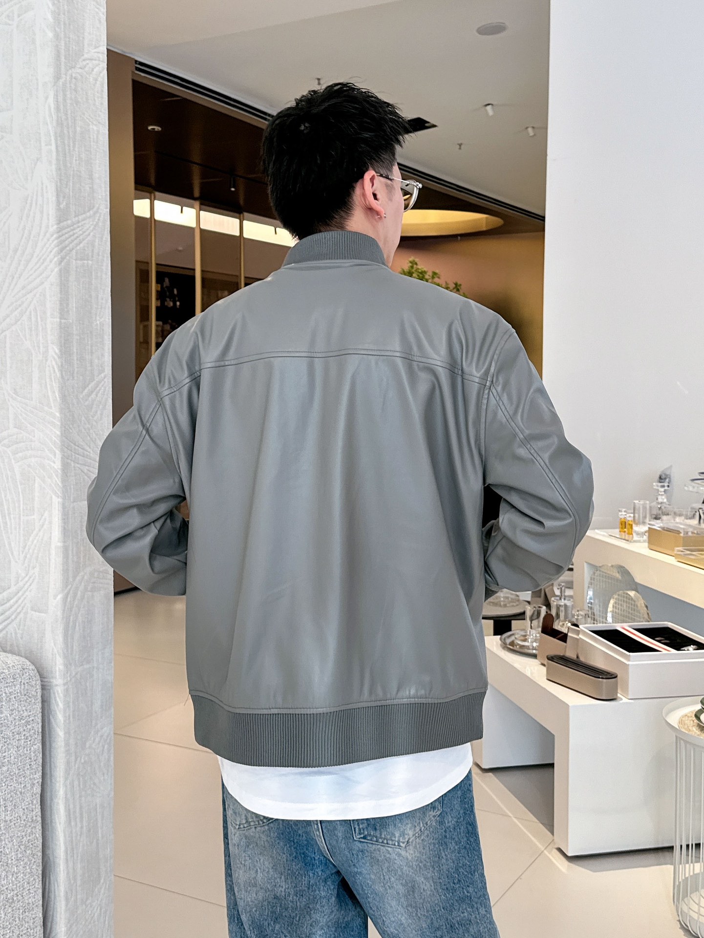 模样图 PRA经典休闲棒球皮夹克，胸口品牌△三角铁标彰显品牌价值感，经典款非常低调又显贵气！版型不挑人不