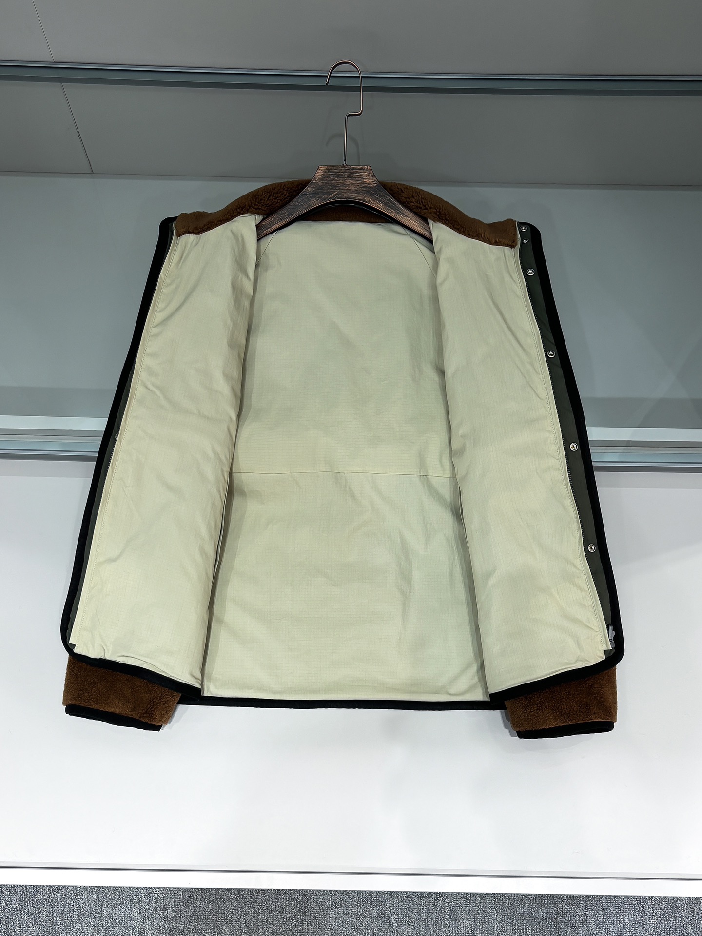 铺拍细节 2025秋冬新款呀羊毛超厚外套（双面穿）羊羔绒羊毛厚外套 保暖性超强手感觉柔软并结合颗粒感使面