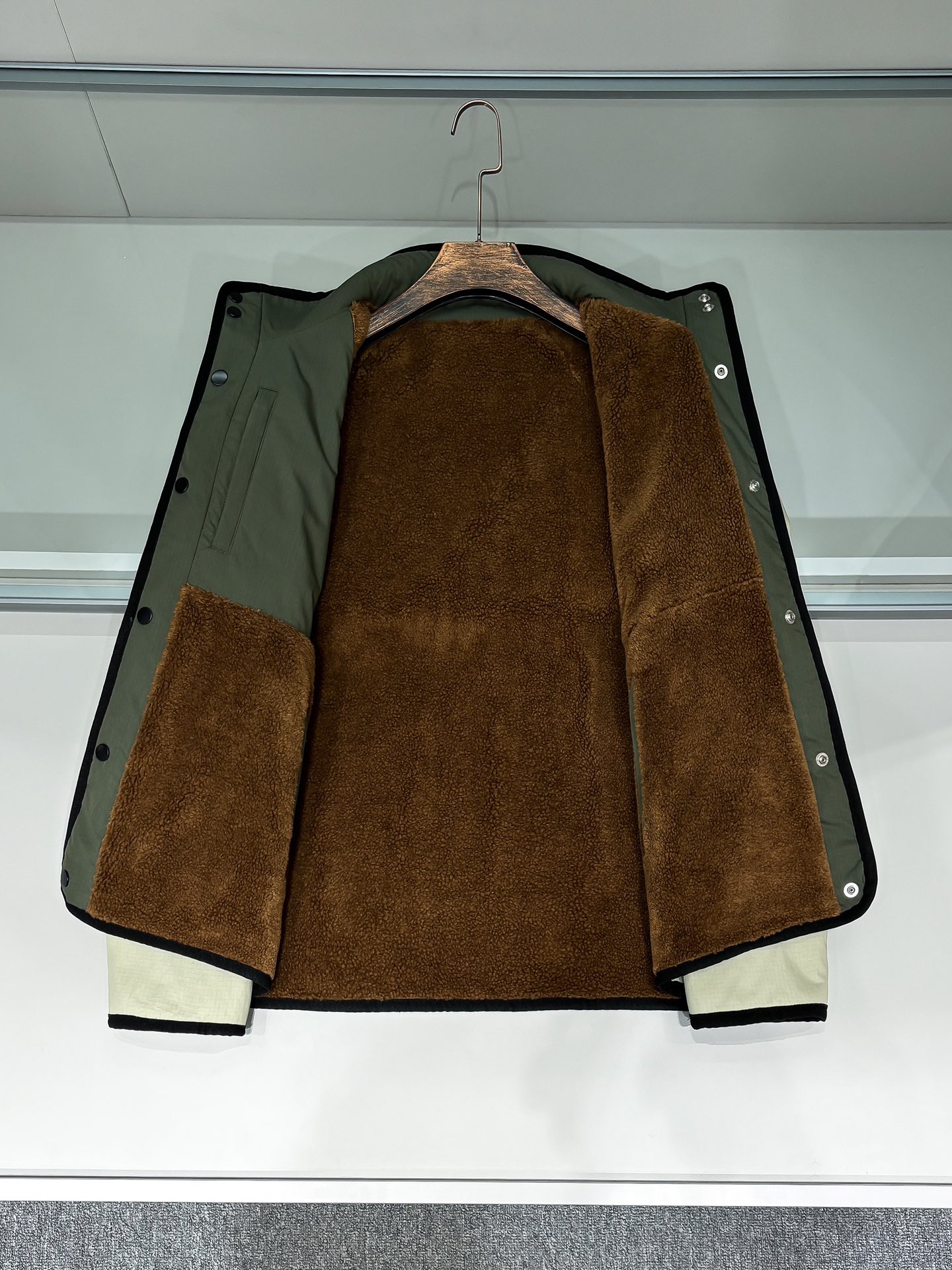 铺拍细节 2025秋冬新款呀羊毛超厚外套（双面穿）羊羔绒羊毛厚外套 保暖性超强手感觉柔软并结合颗粒感使面