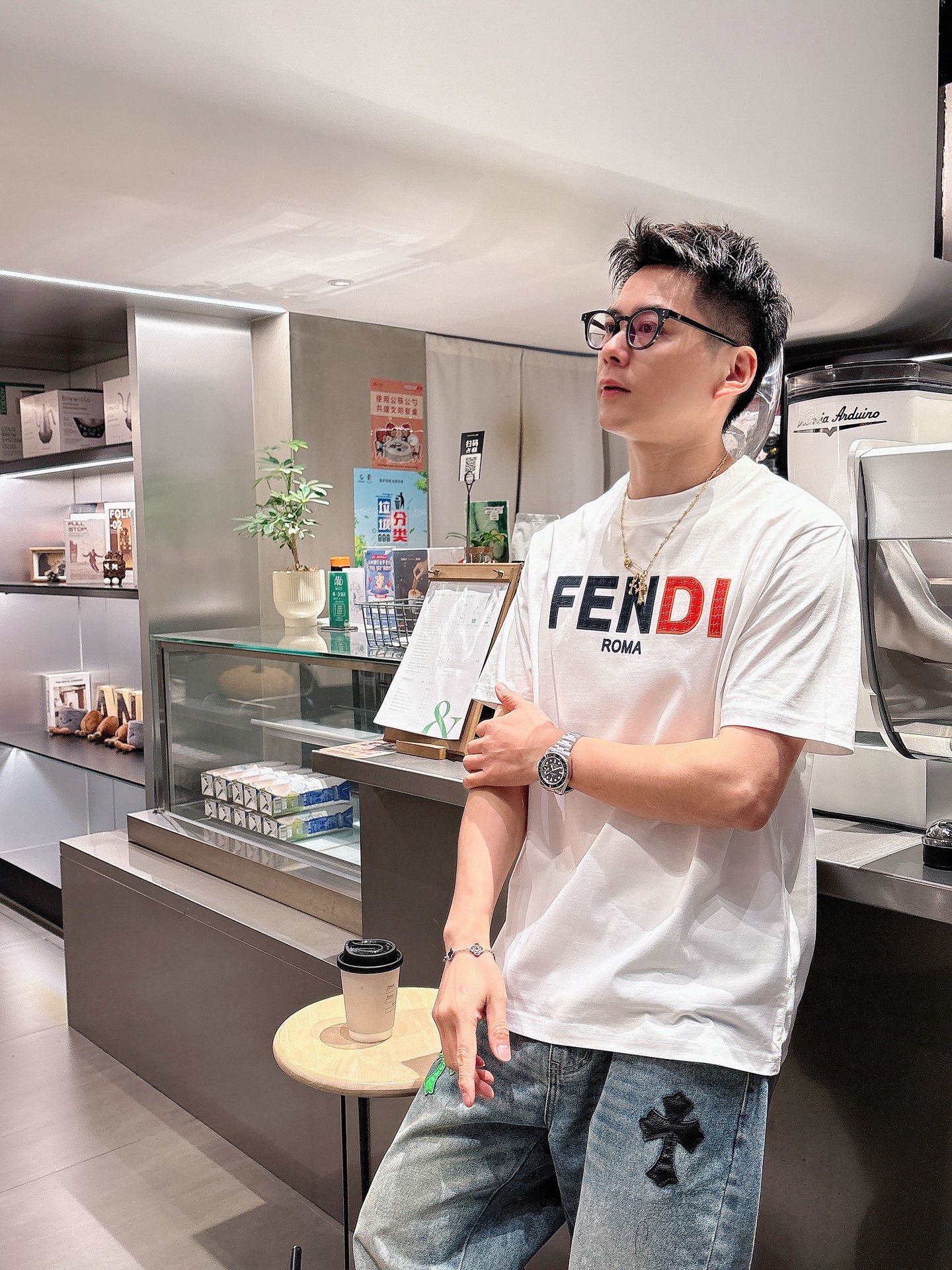  FDI ⭐️2025ss春夏新款圆领短袖T恤
定制面料 定型 不缩水
经典字母logo
全网独家首发 