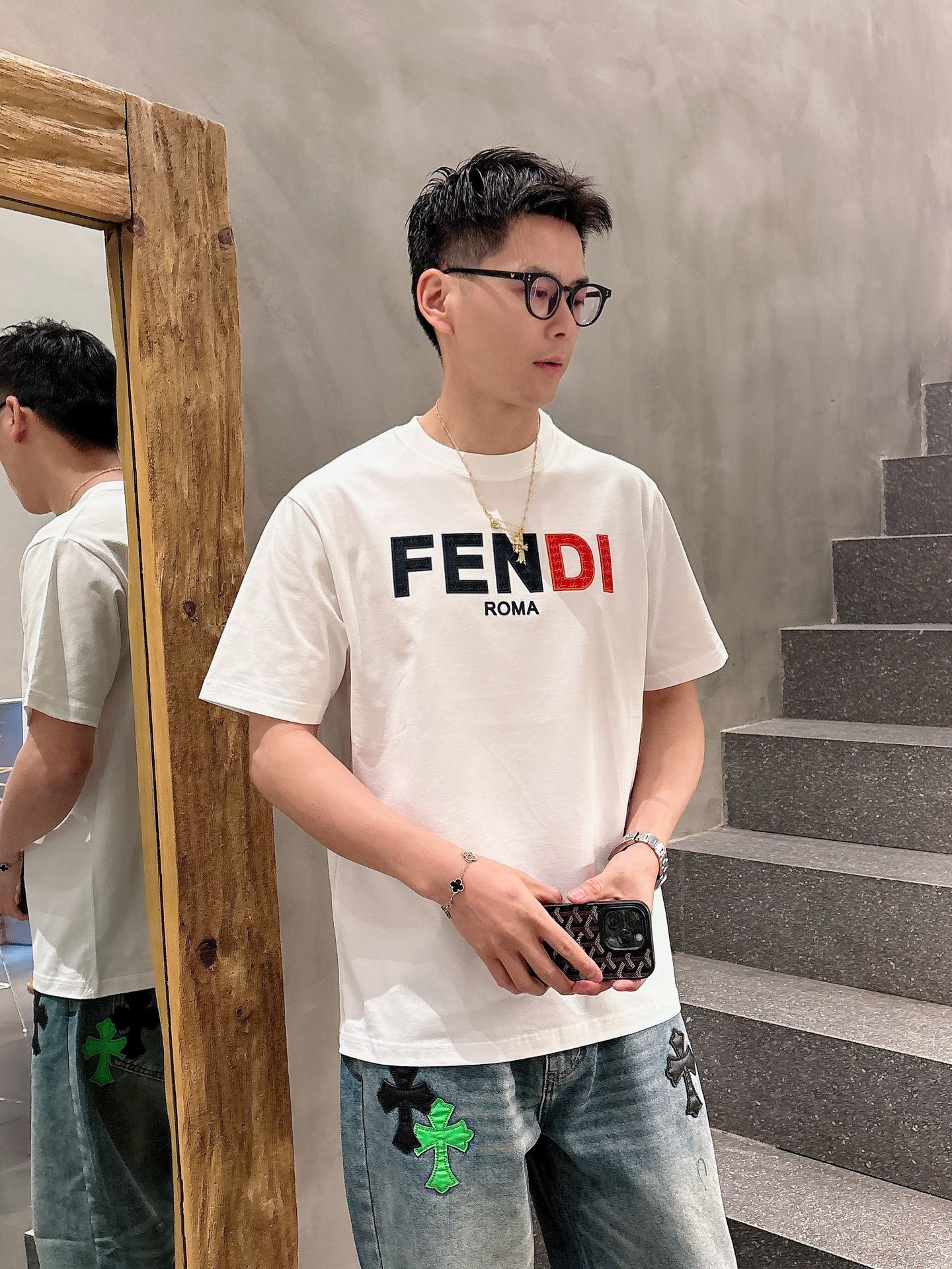  FDI ⭐️2025ss春夏新款圆领短袖T恤
定制面料 定型 不缩水
经典字母logo
全网独家首发 
