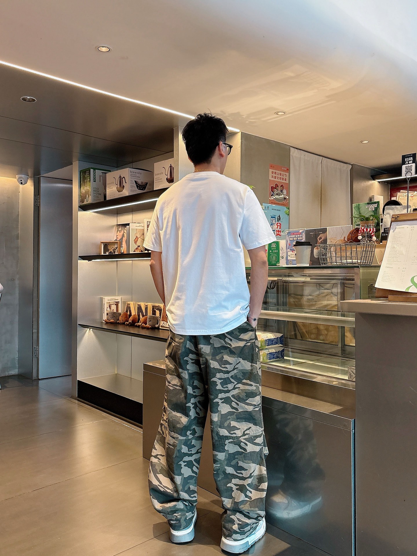  KITON#  2025春夏新款首发专柜最新款短袖圆领T恤 高端订制 设计前卫时尚！品牌logo重工艺