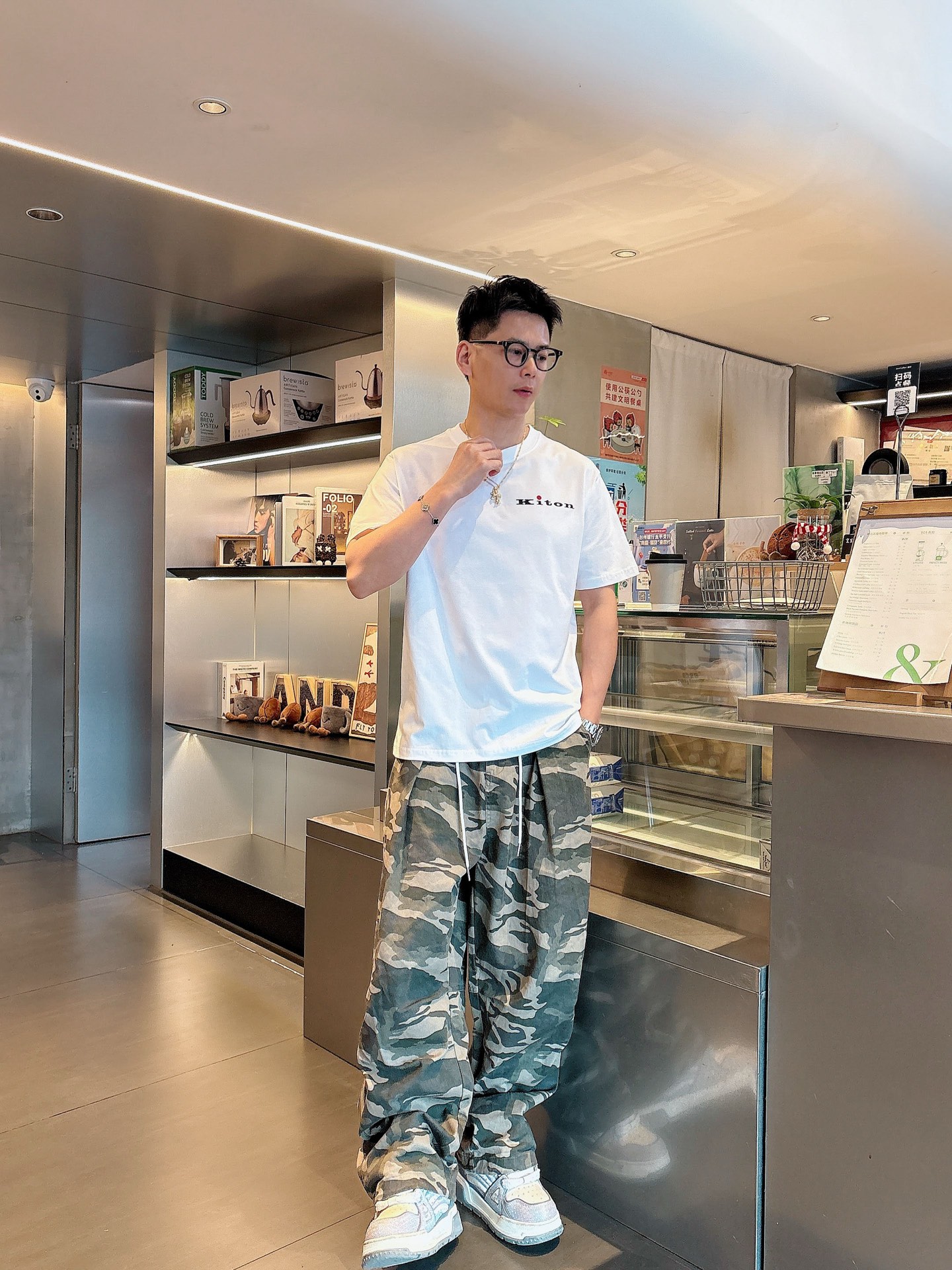  KITON#  2025春夏新款首发专柜最新款短袖圆领T恤 高端订制 设计前卫时尚！品牌logo重工艺