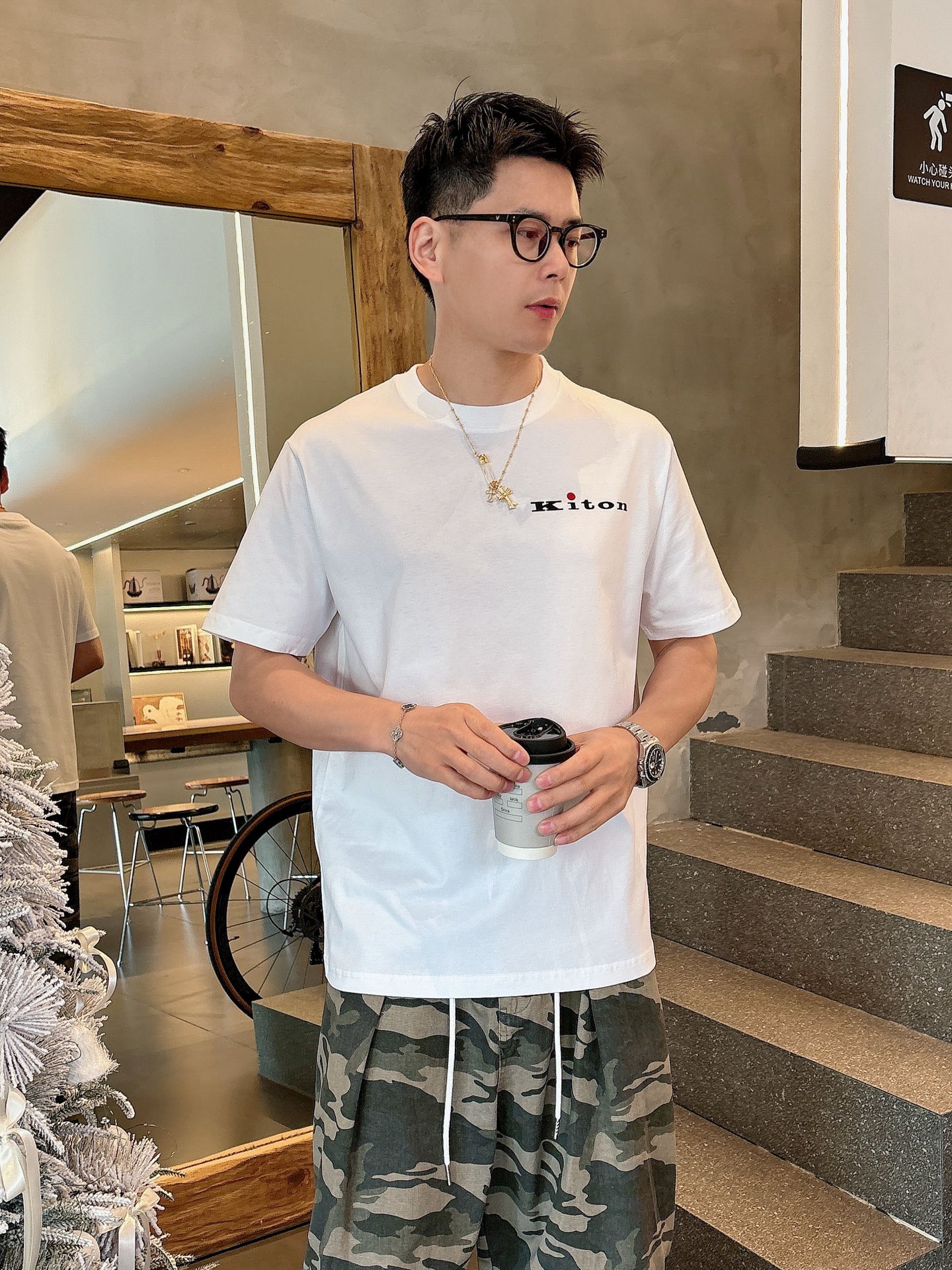  KITON#  2025春夏新款首发专柜最新款短袖圆领T恤 高端订制 设计前卫时尚！品牌logo重工艺