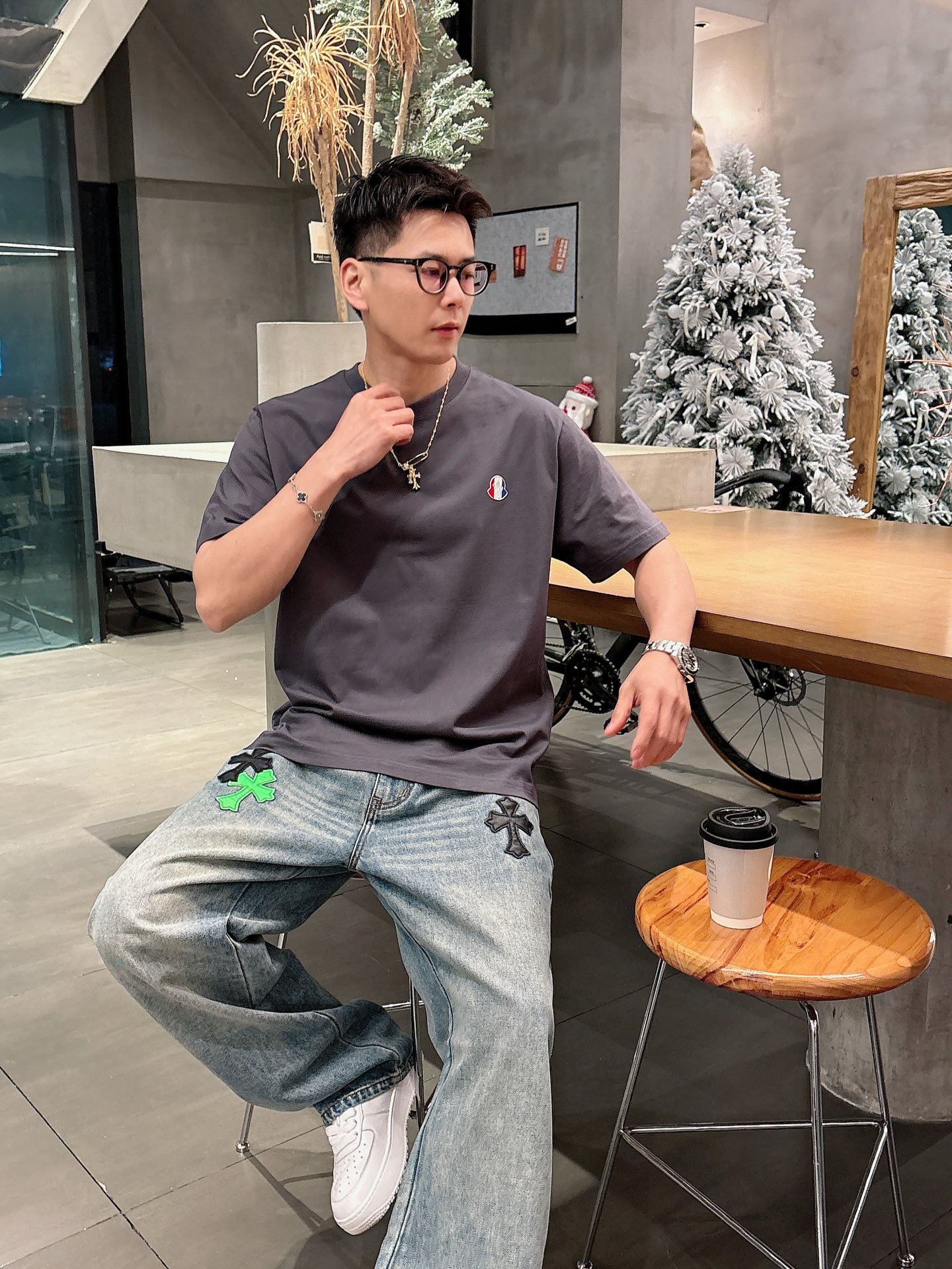  📣📣📣蒙口2025早春新款男女同款👫短袖T恤，专柜同步发售！定制专属纯棉面料，定制原版工艺螺纹，胸前重