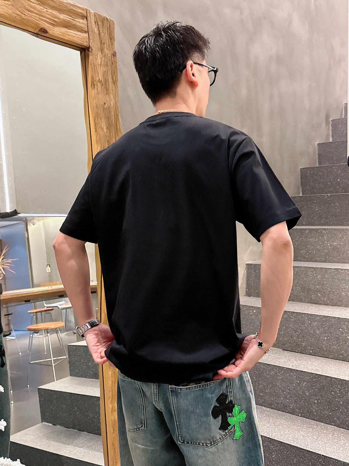  📣📣📣蒙口2025早春新款男女同款👫短袖T恤，专柜同步发售！定制专属纯棉面料，定制原版工艺螺纹，胸前重