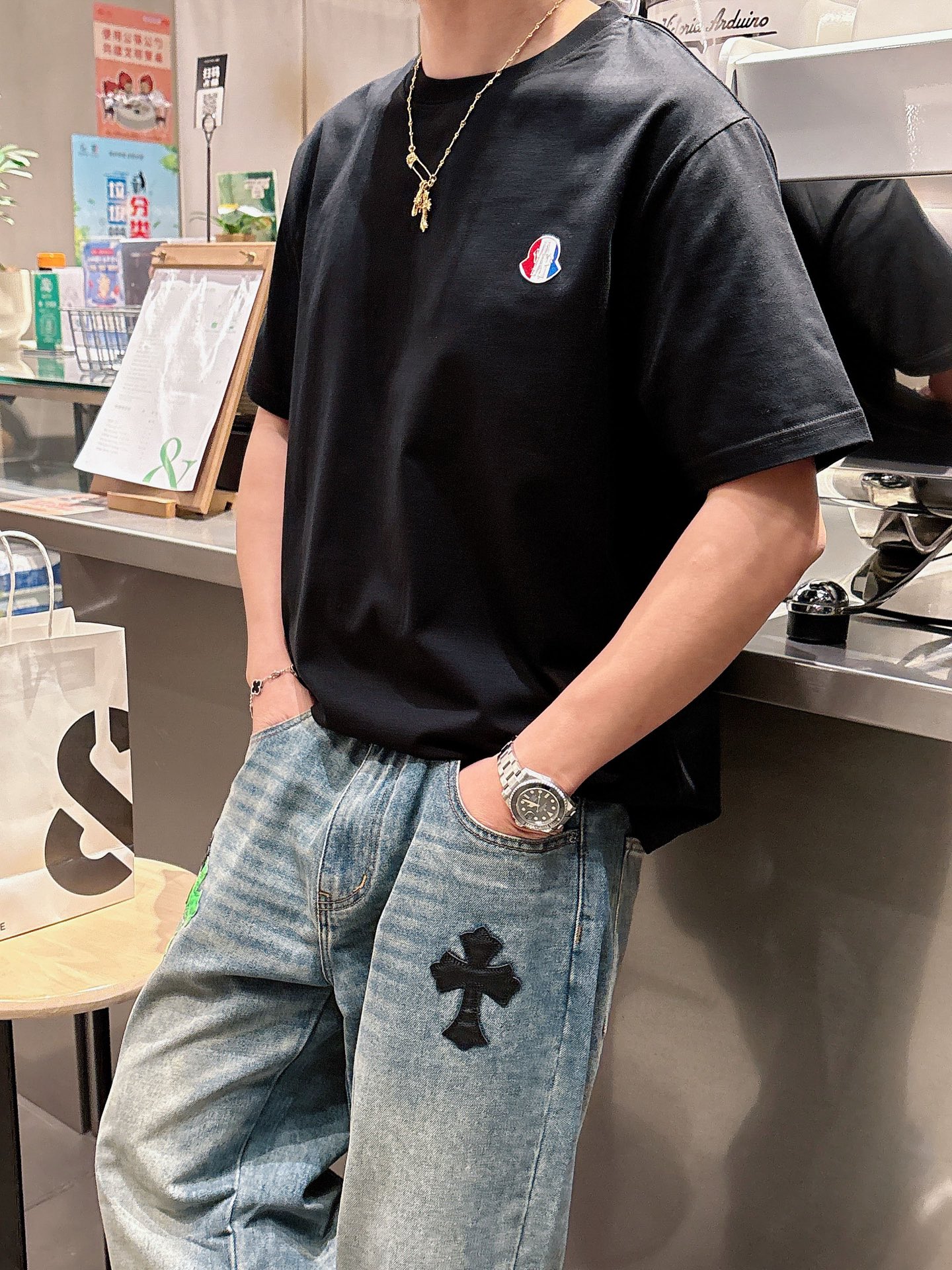  📣📣📣蒙口2025早春新款男女同款👫短袖T恤，专柜同步发售！定制专属纯棉面料，定制原版工艺螺纹，胸前重