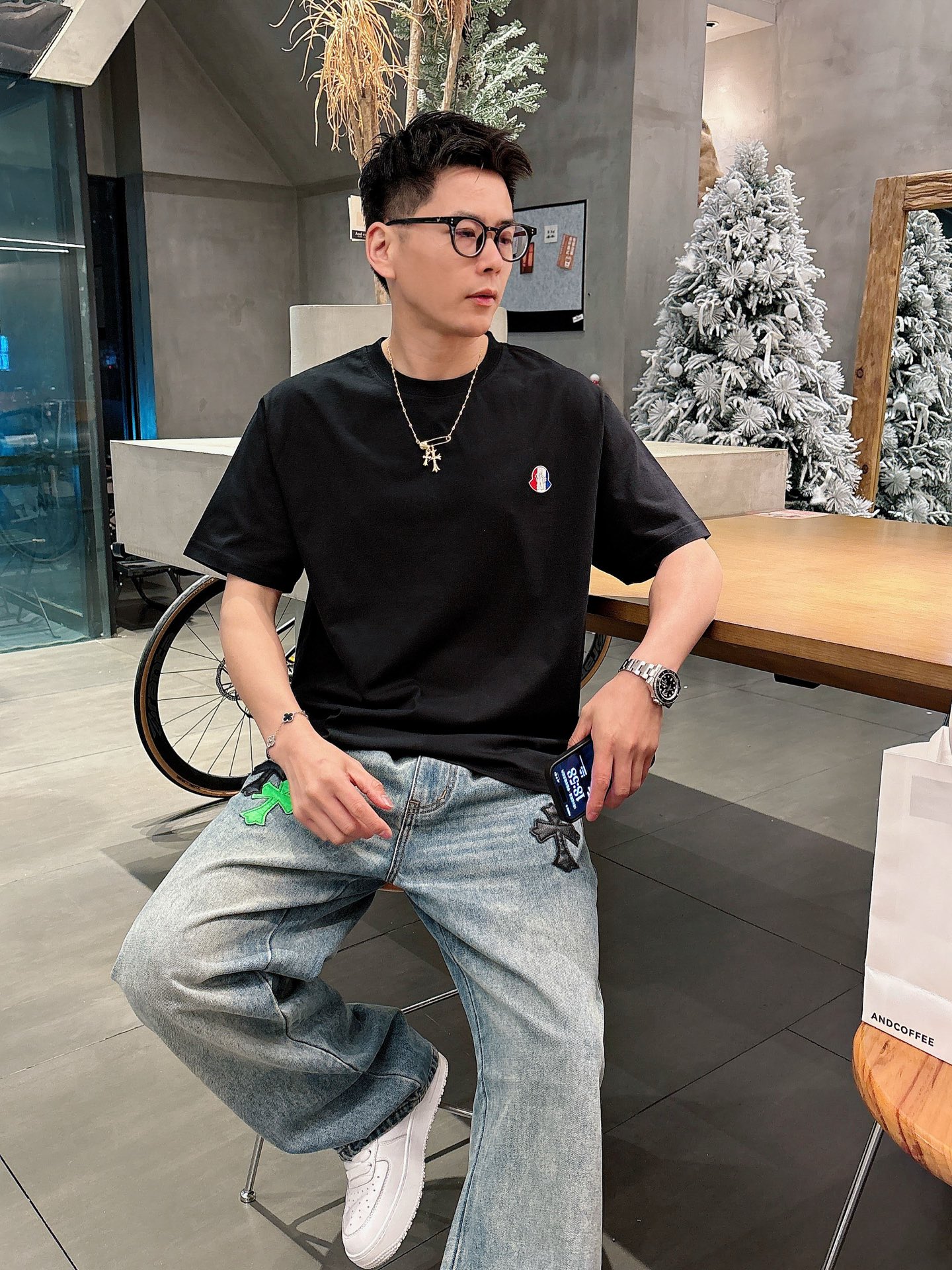  📣📣📣蒙口2025早春新款男女同款👫短袖T恤，专柜同步发售！定制专属纯棉面料，定制原版工艺螺纹，胸前重