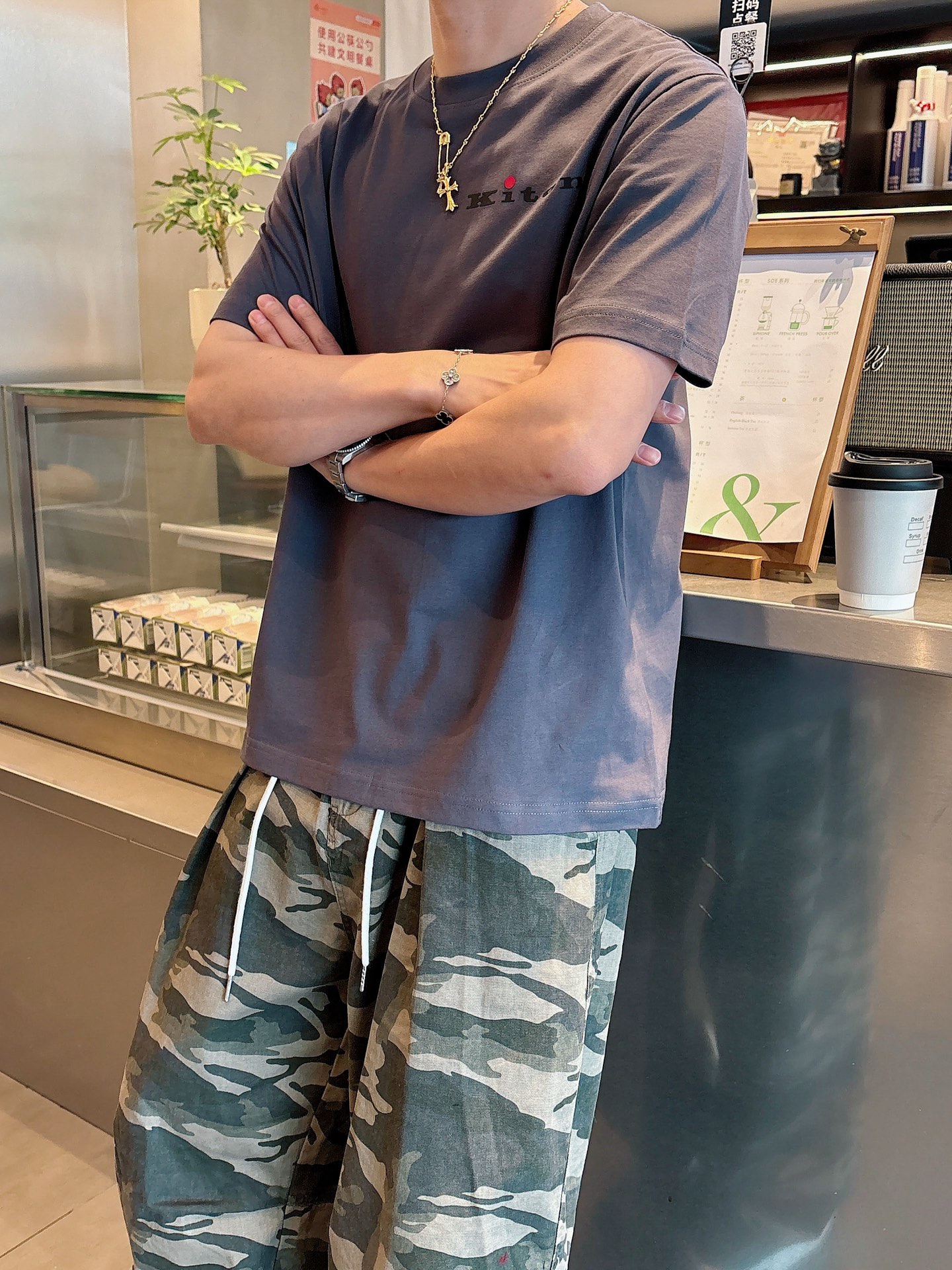  KITON#  2025春夏新款首发专柜最新款短袖圆领T恤 高端订制 设计前卫时尚！品牌logo重工艺