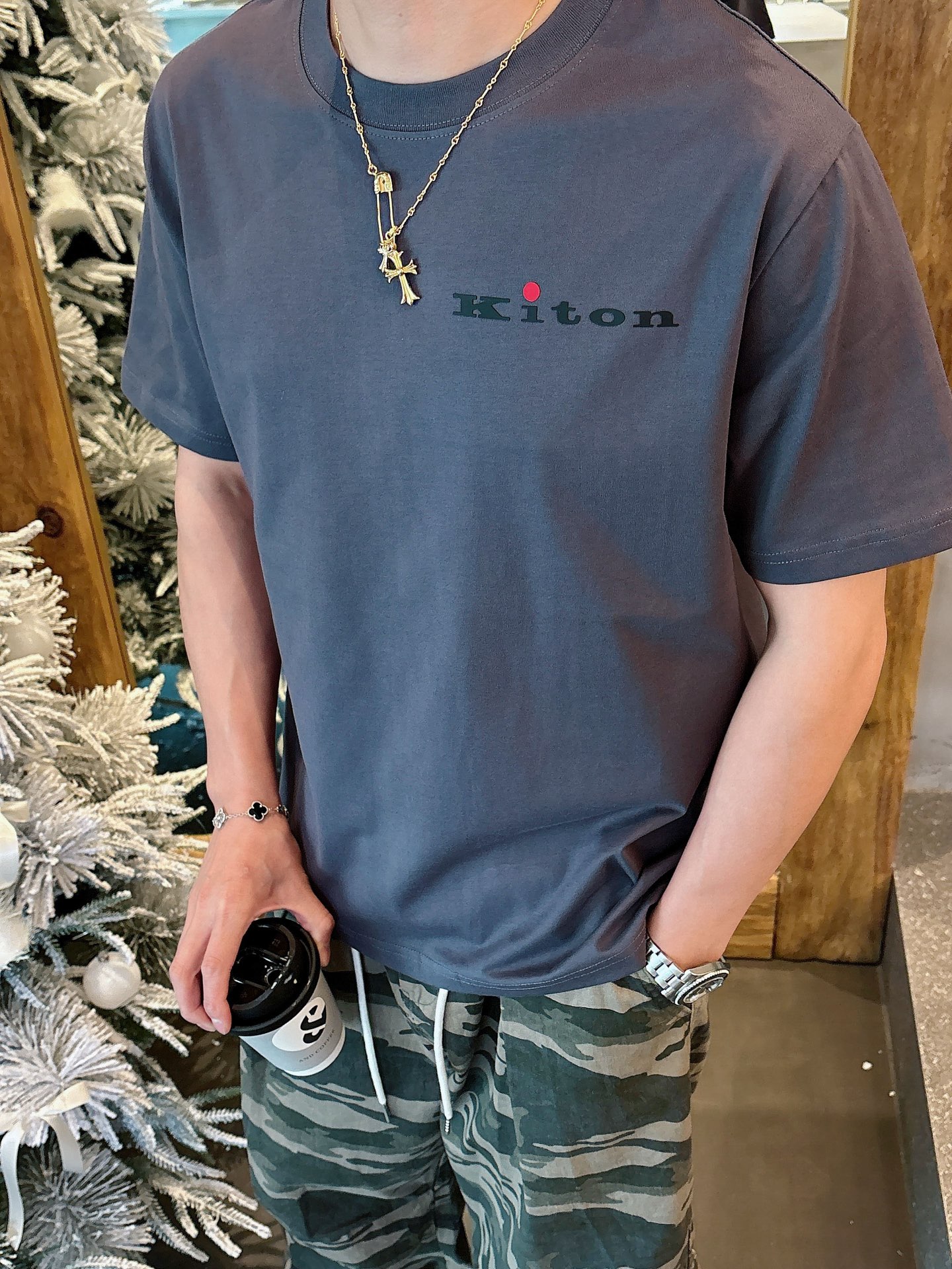  KITON#  2025春夏新款首发专柜最新款短袖圆领T恤 高端订制 设计前卫时尚！品牌logo重工艺