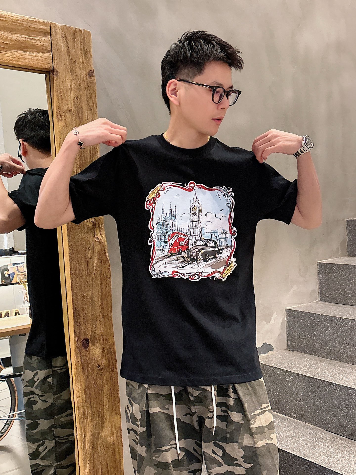  2025ssBur春夏最新款圆领时尚短袖T恤，定制纯棉面料！贴肤舒适透气！动漫系列耐看又好穿，是25年