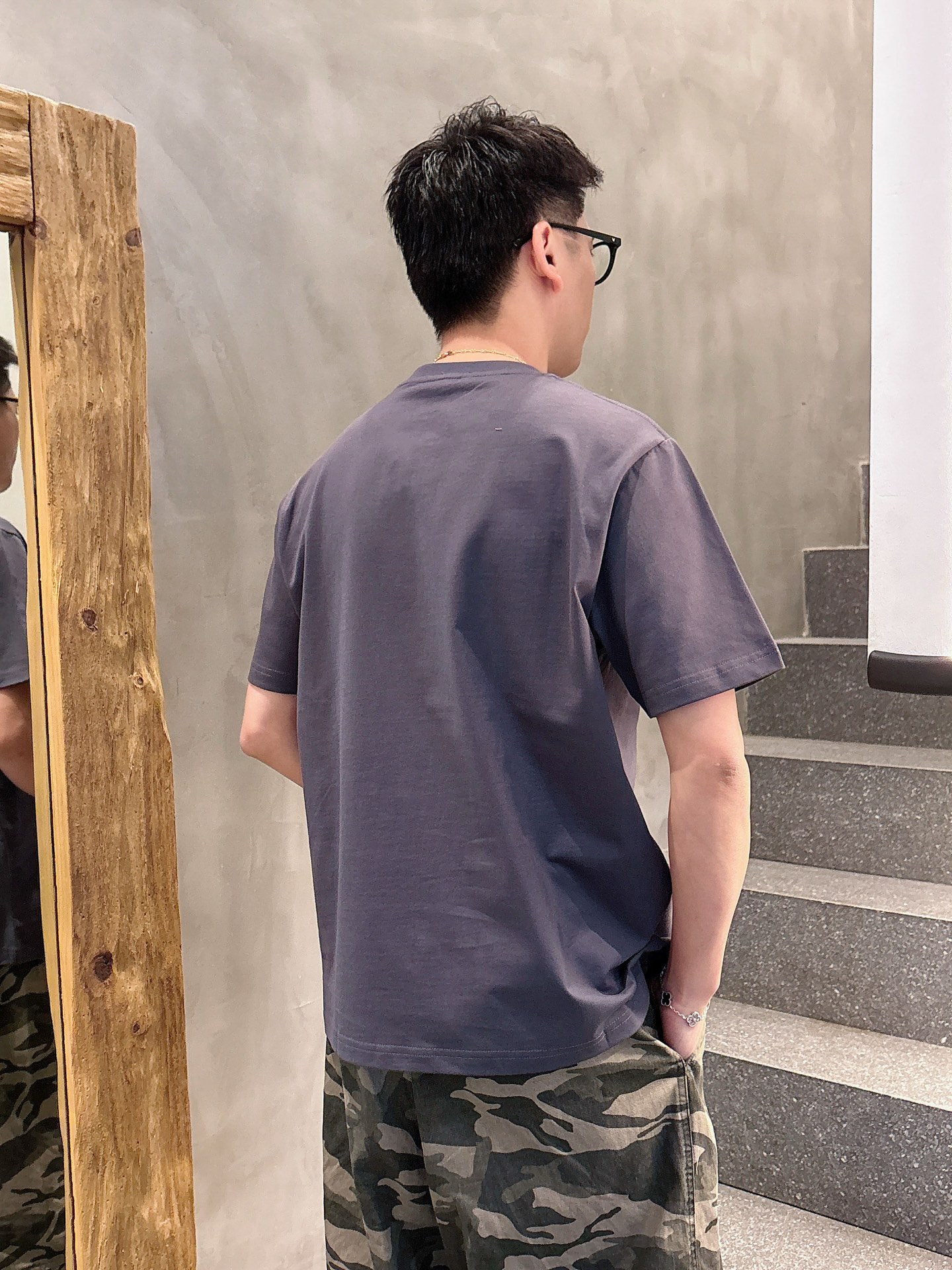  2025ss原單高品質 情侶款  
FEN夏季新款纯手工绘画完成 高品质短袖T恤 每一件都是纯手工手绘