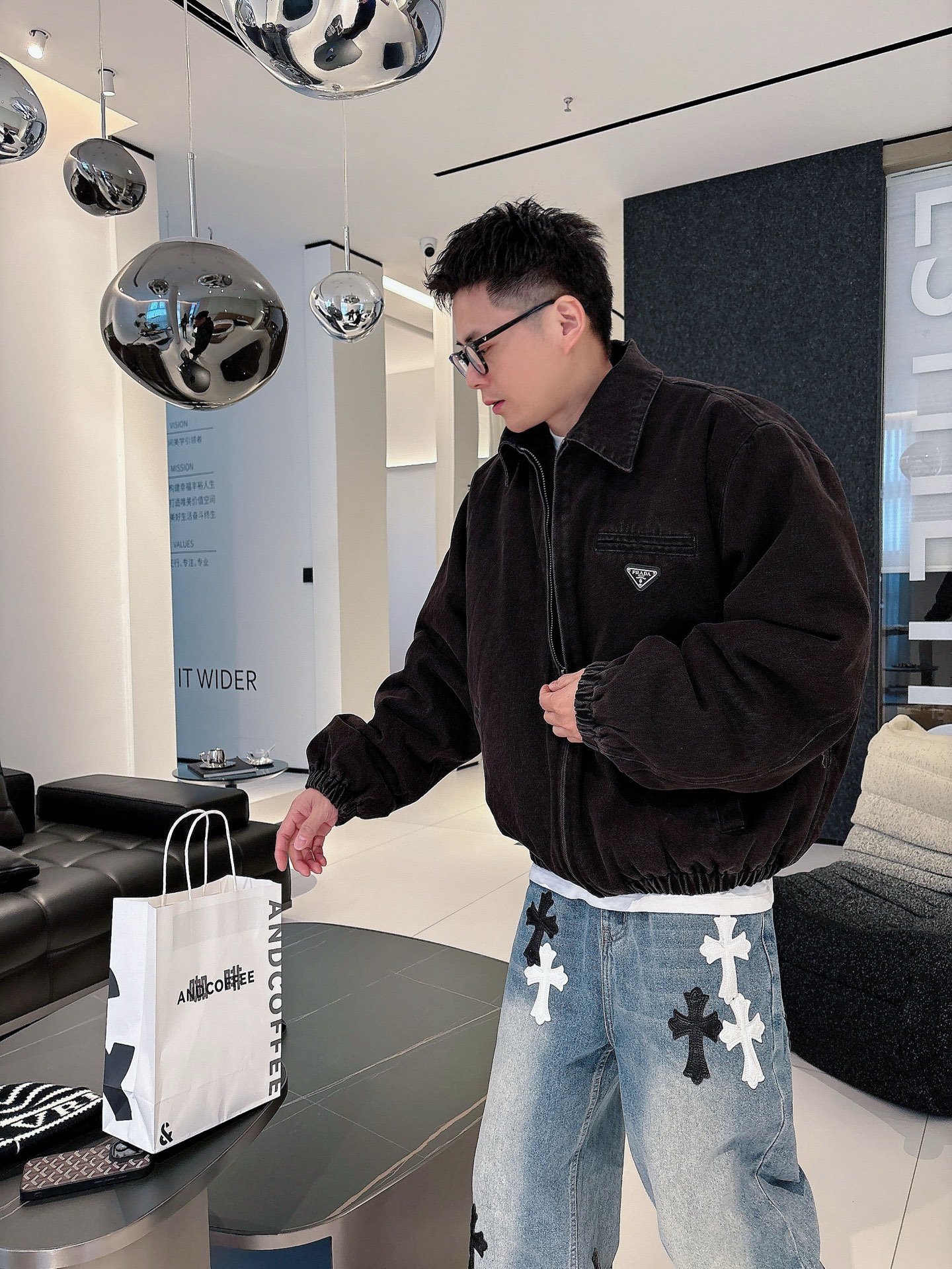 模特图高版本 PRAD 新款🌟经典三角徽标洗水做旧牛仔棉衣外套🔥洗水效果完美还原 细节对版 百搭爆款💥💥