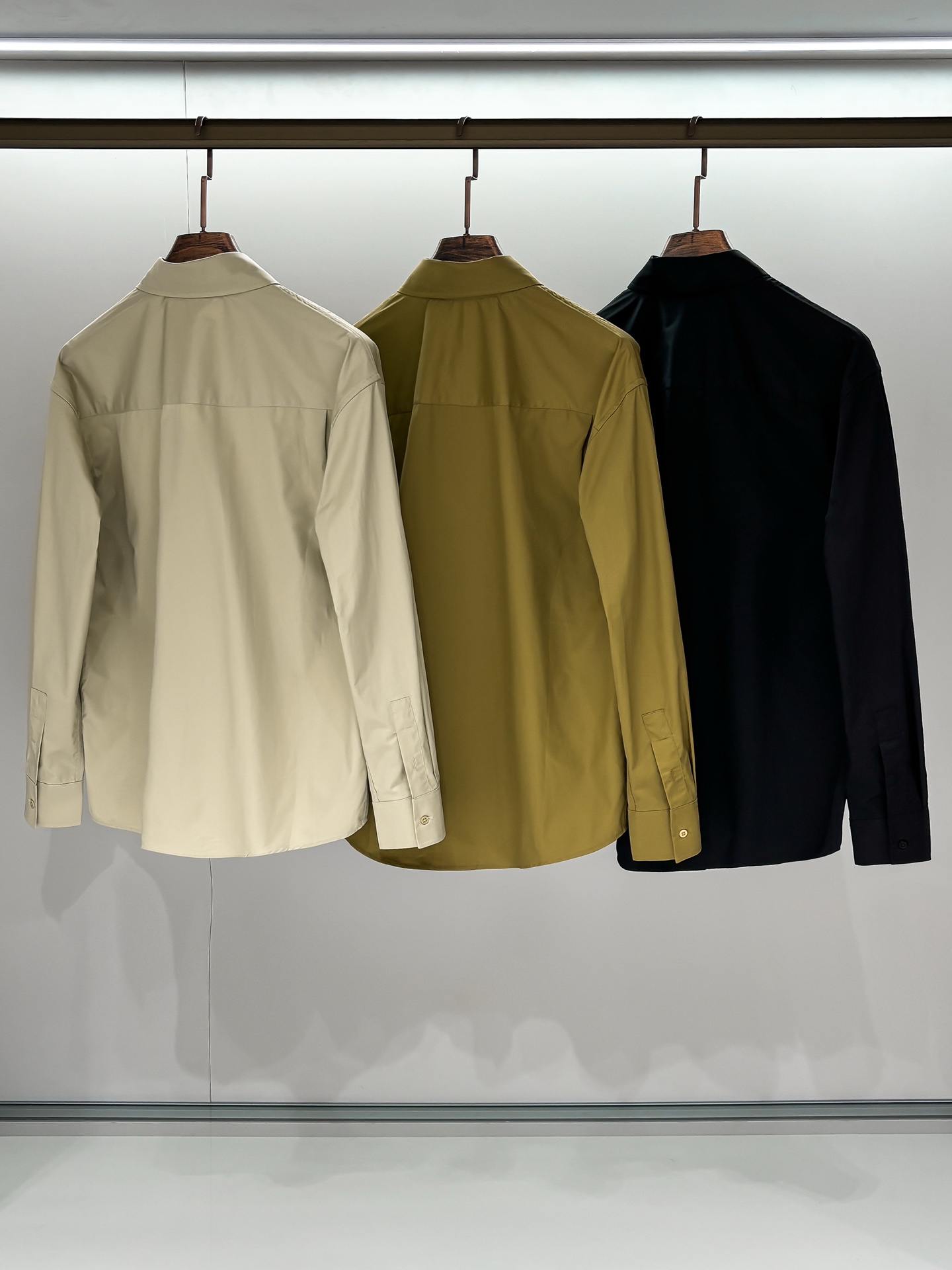 合照细节 巴宝莉休闲长袖衬衫，贸易公司渠道货，100%纯正血统，24年早秋新品，高端泰国代工出品，经典常