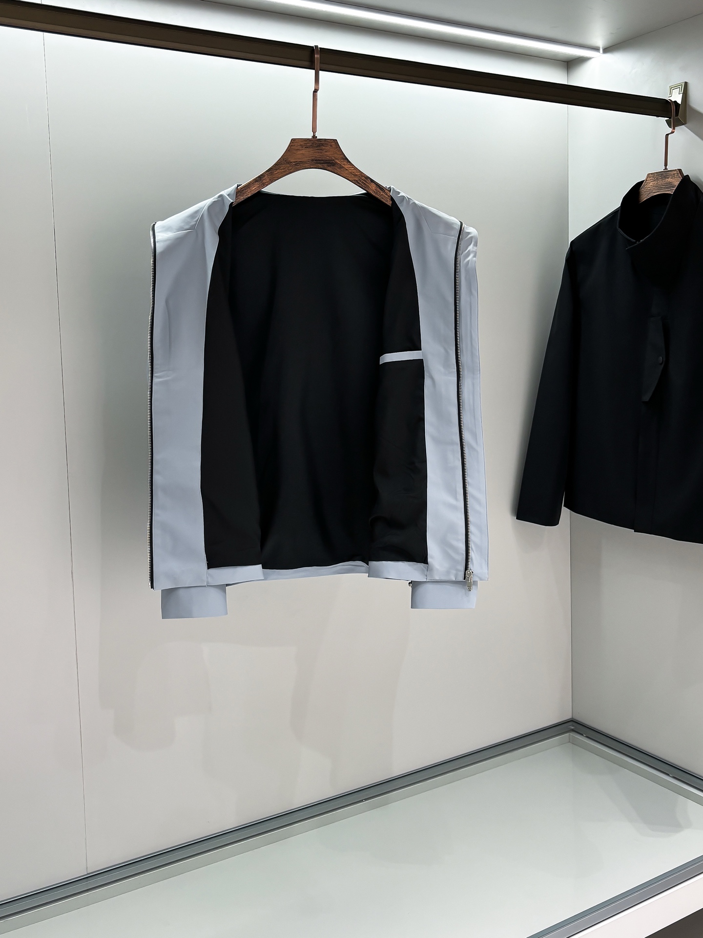 ZEG2025开秋新款男士夹克外套立领，立领款式 高定专柜面料 透气舒适度高，细节无可挑剔，品牌元素设计