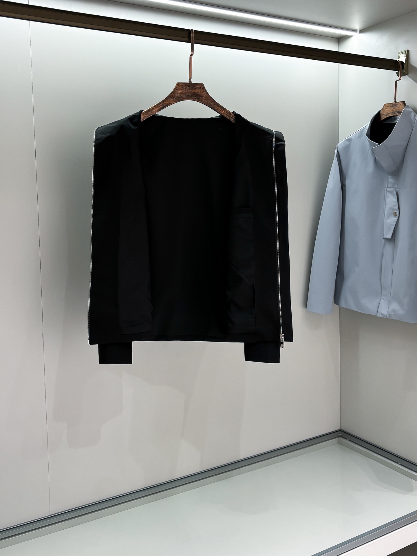 ZEG2025开秋新款男士夹克外套立领，立领款式 高定专柜面料 透气舒适度高，细节无可挑剔，品牌元素设计