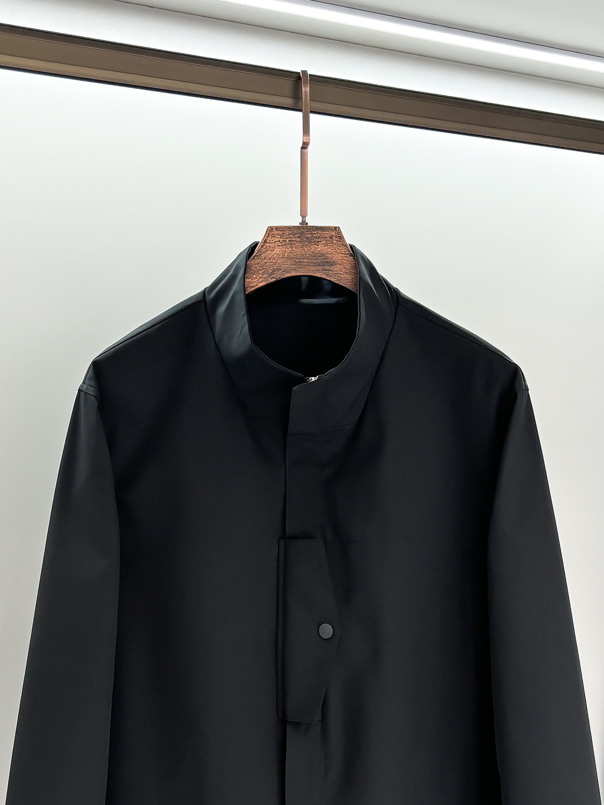 ZEG2025开秋新款男士夹克外套立领，立领款式 高定专柜面料 透气舒适度高，细节无可挑剔，品牌元素设计