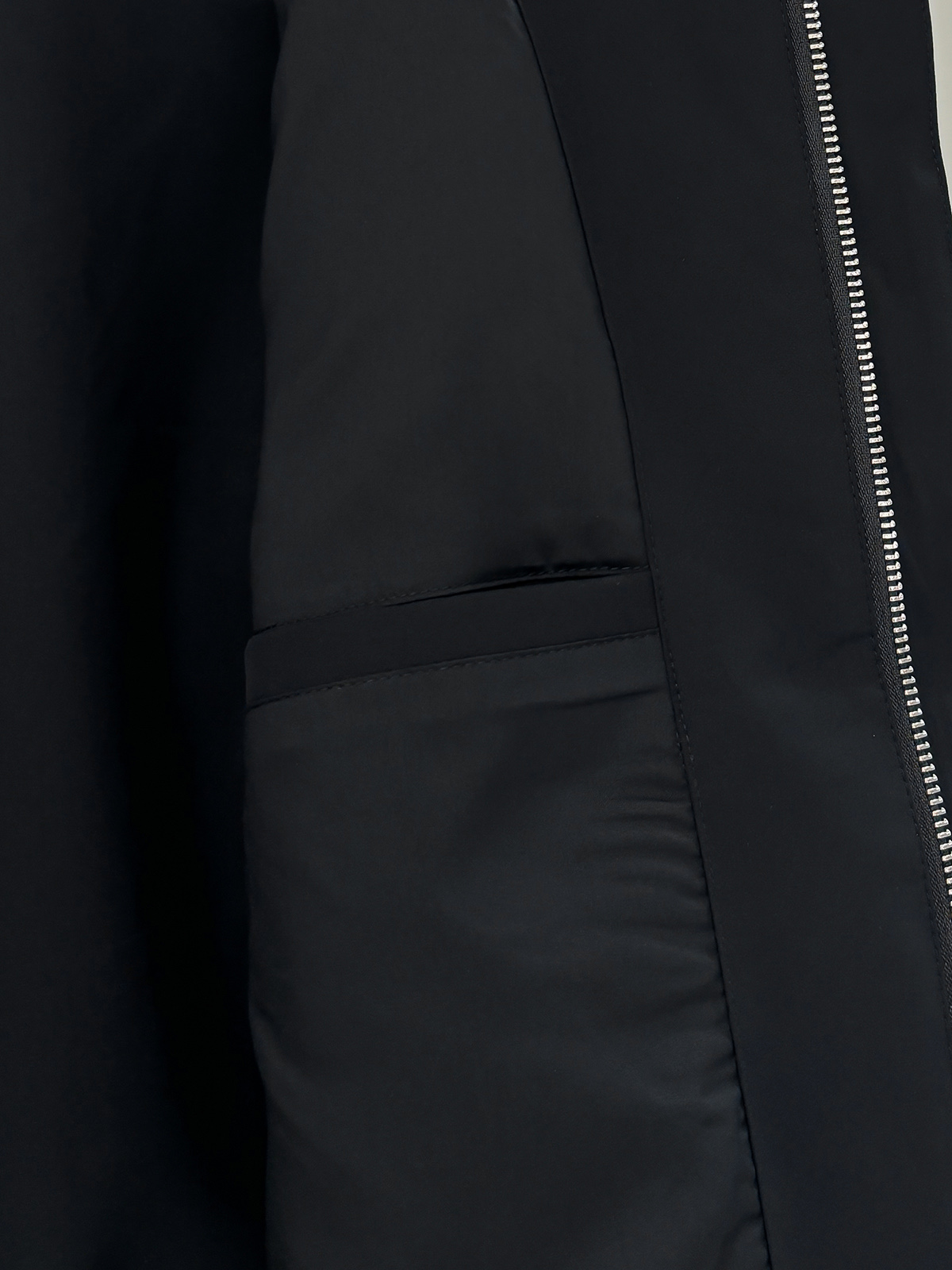 ZEG2025开秋新款男士夹克外套立领，立领款式 高定专柜面料 透气舒适度高，细节无可挑剔，品牌元素设计