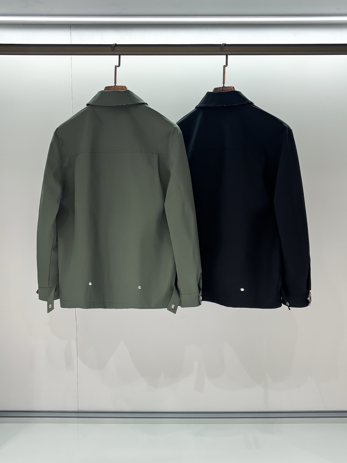 合照细节 Burber新品发售男士翻领夹克外套，可商务可休闲日常穿搭！上身修饰身形、将时装美学和新都市商