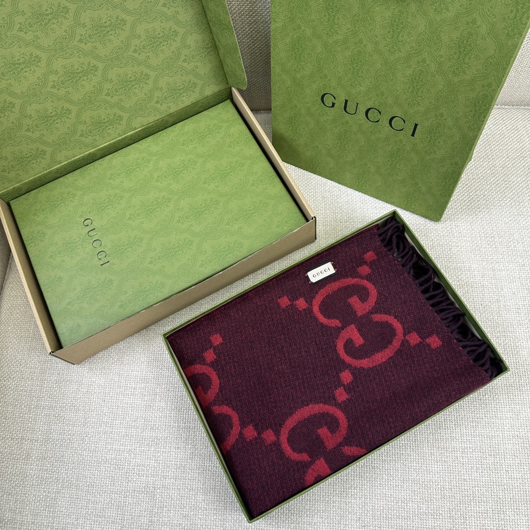 Gucci Jacquard Cashmere Scarf 200*45cm in Red and Burgundy 2 i1696915534 2457 0