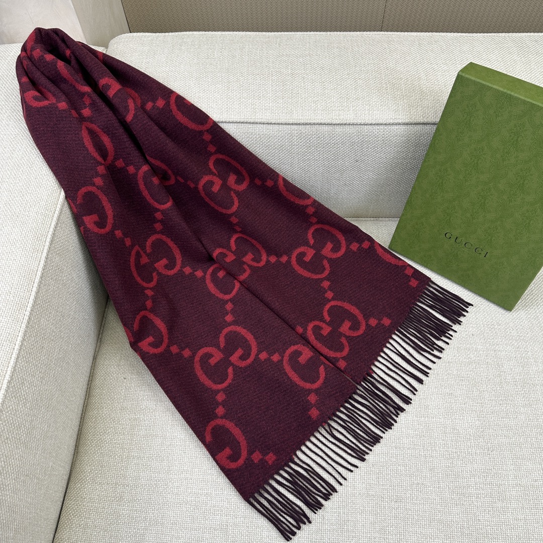 Gucci Jacquard Cashmere Scarf 200*45cm in Red and Burgundy 4 i1696915534 8358 2