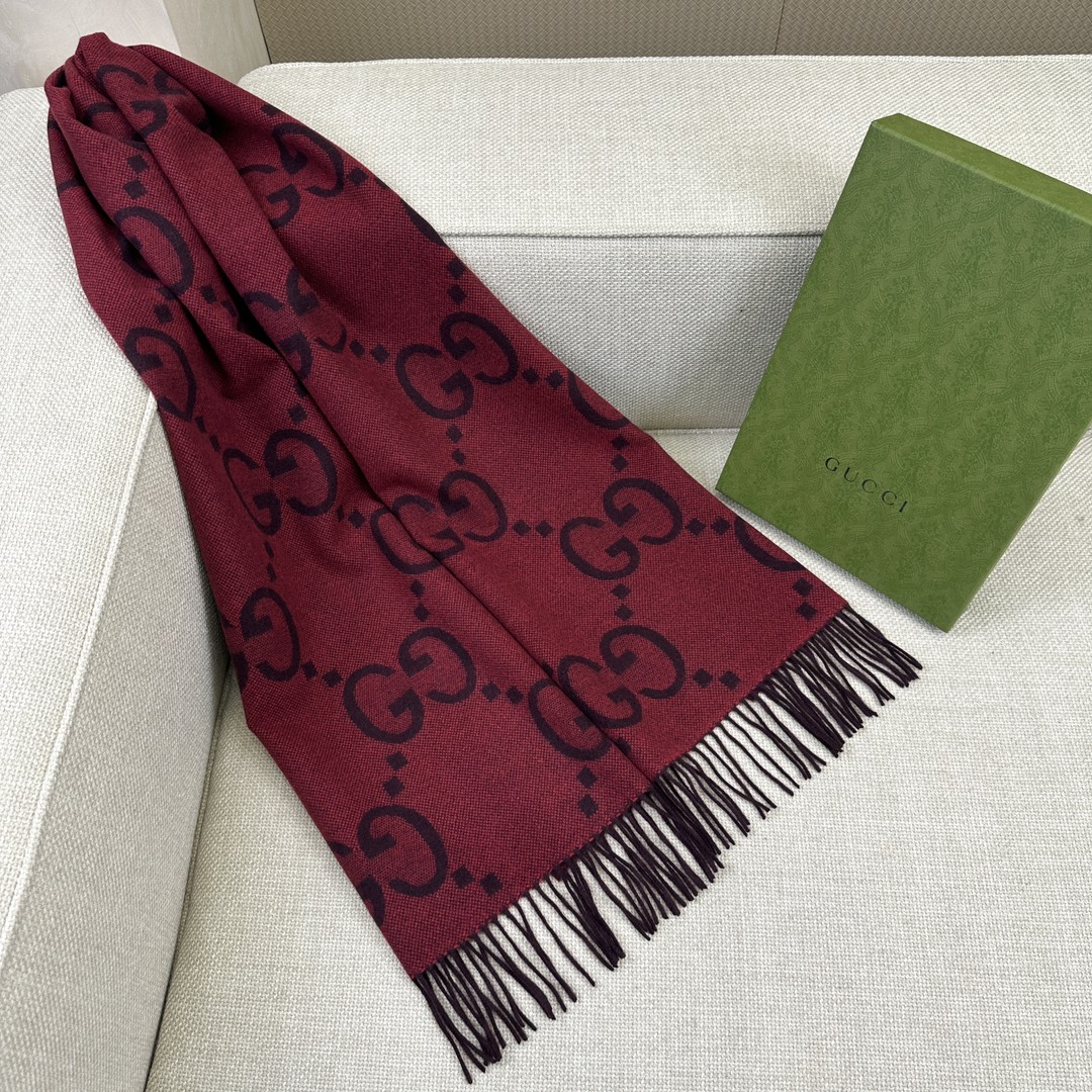 Gucci Jacquard Cashmere Scarf 200*45cm in Red and Burgundy 5 i1696915534 9922 3