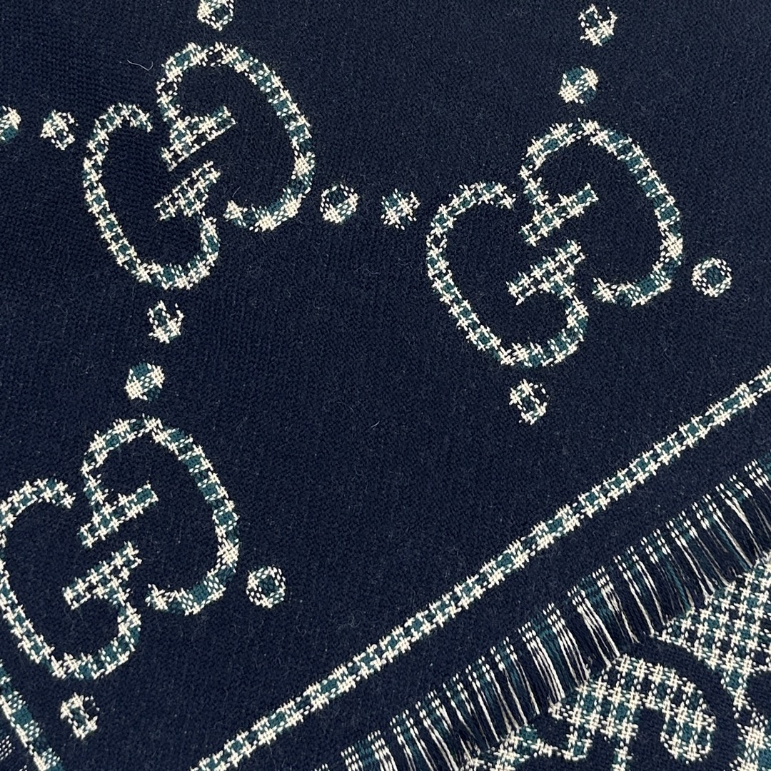 Gucci Wool Scarf with GG Pattern, 47 x 180 cm - Iconic Style 7 i1699070295 5637 5