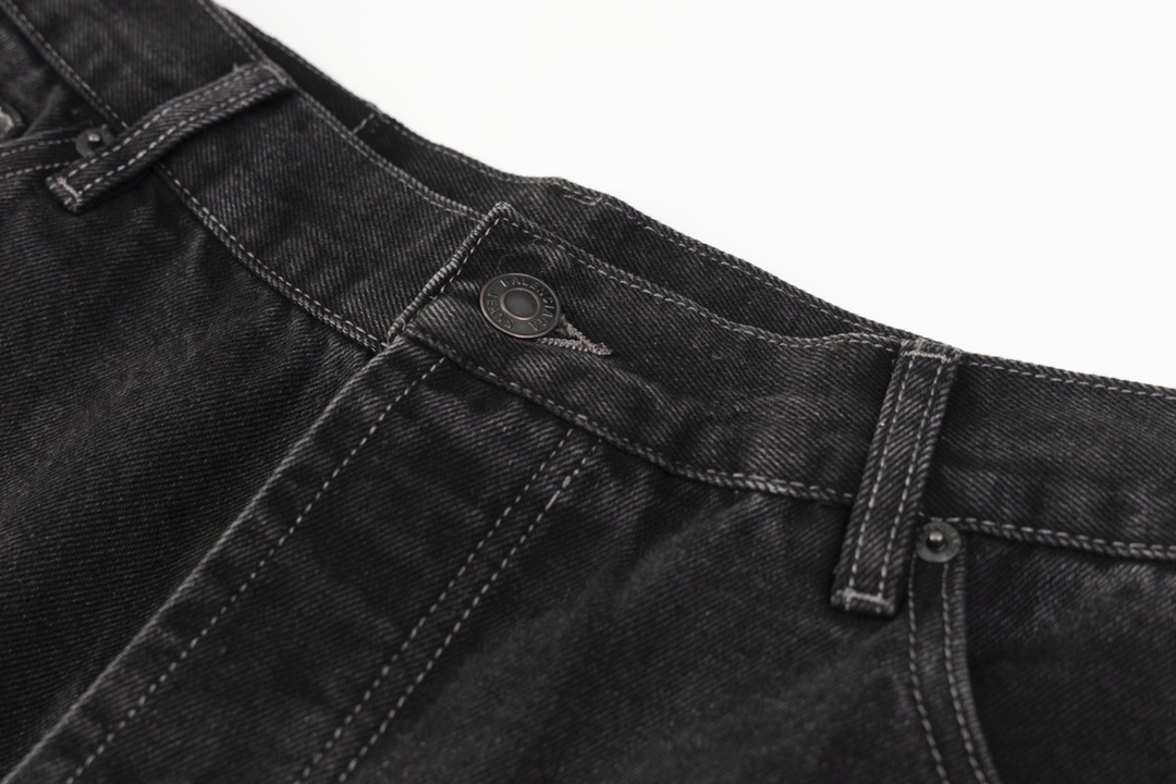 For over half a century, Balenciaga has been renowned in the fashion - Clothes 9