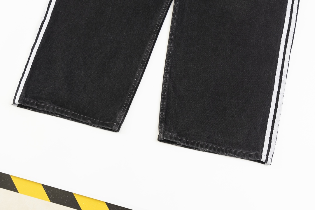 For over half a century, Balenciaga has been renowned in the fashion - Clothes 16